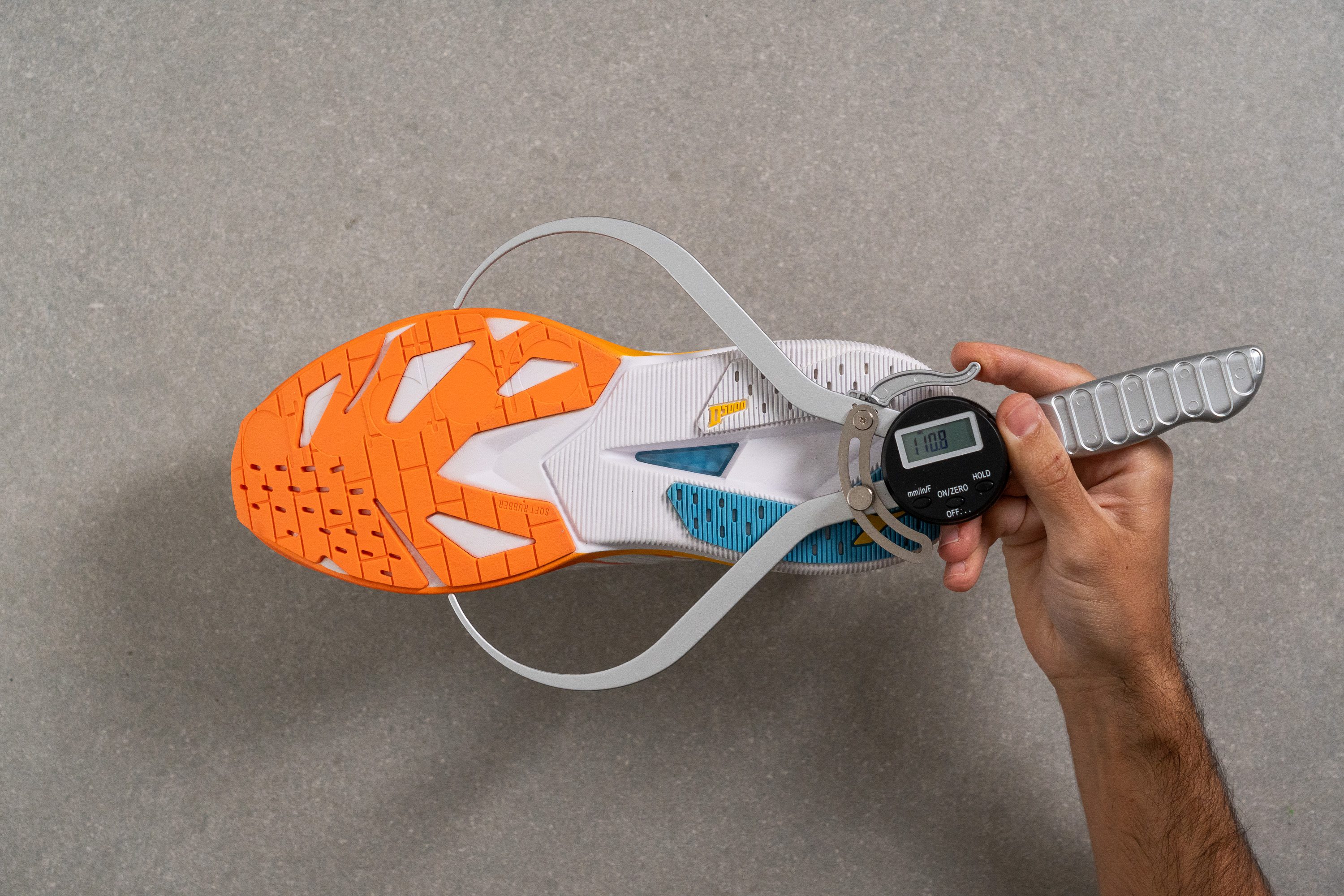 Diadora Mythos Blushield Volo 5 Midsole width - forefoot