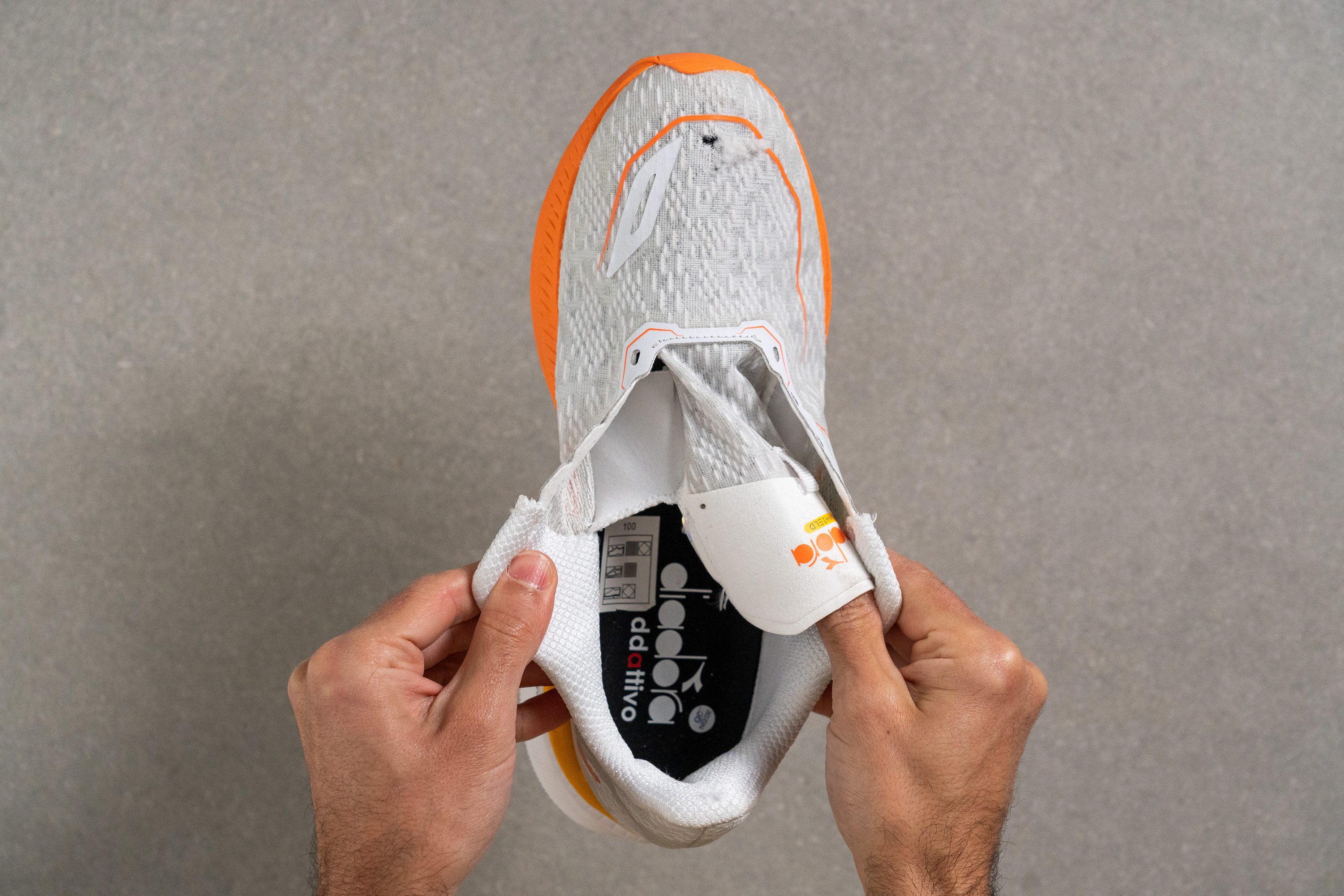 Diadora Mythos Blushield Volo 5 Tongue: gusset type