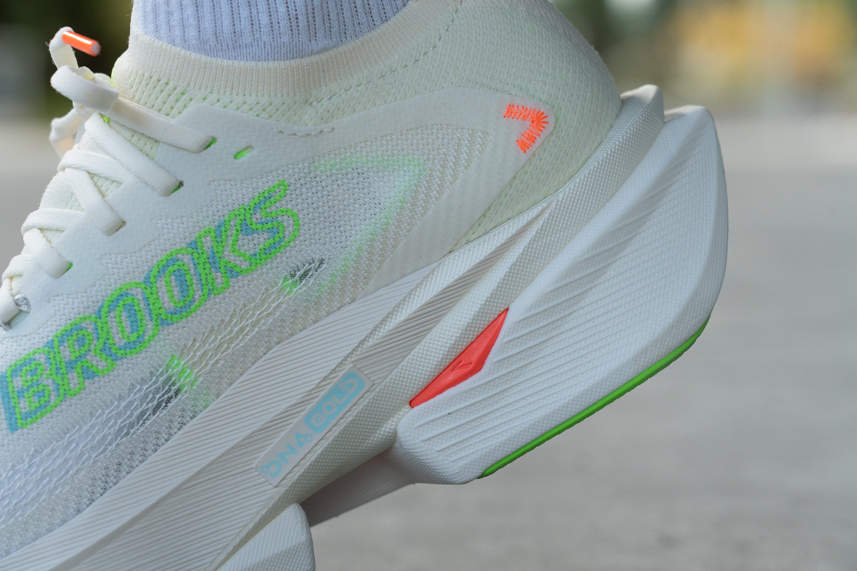 Brooks Hyperion Max 3 stack heel lateral