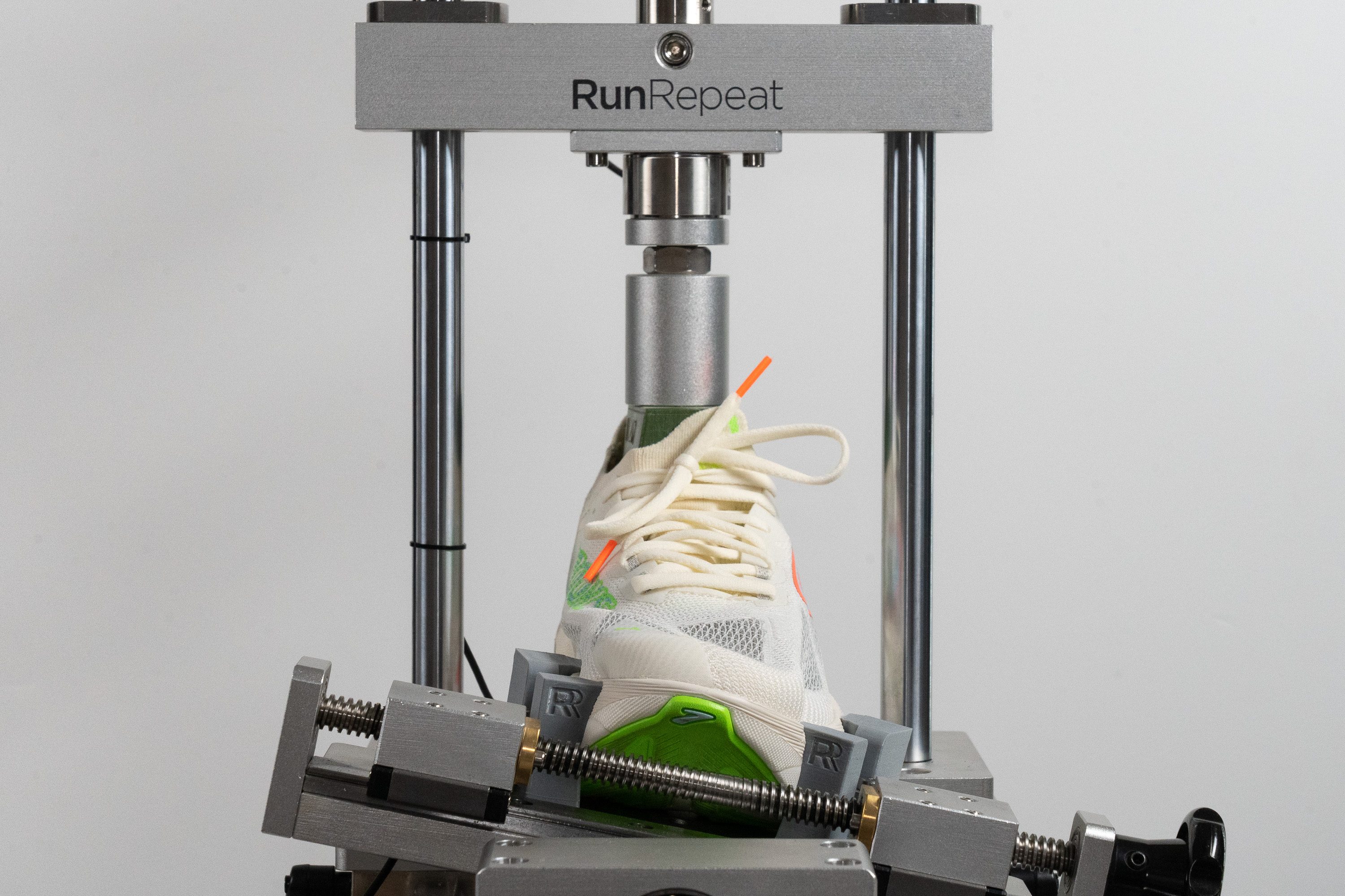 Brooks Hyperion Max 3 Torsional rigidity