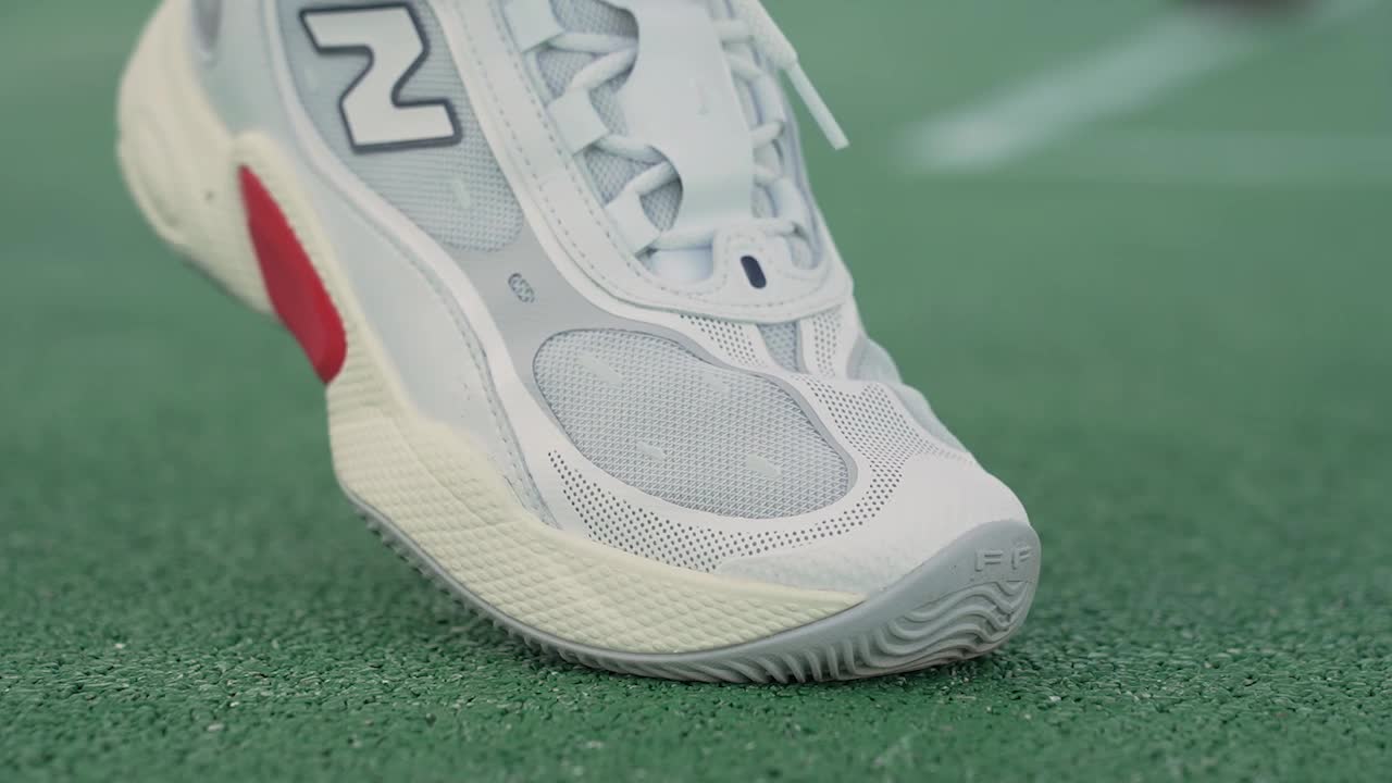 Cut in half: New Balance Fresh Foam BB v3 Review (2026) | RunRepeat