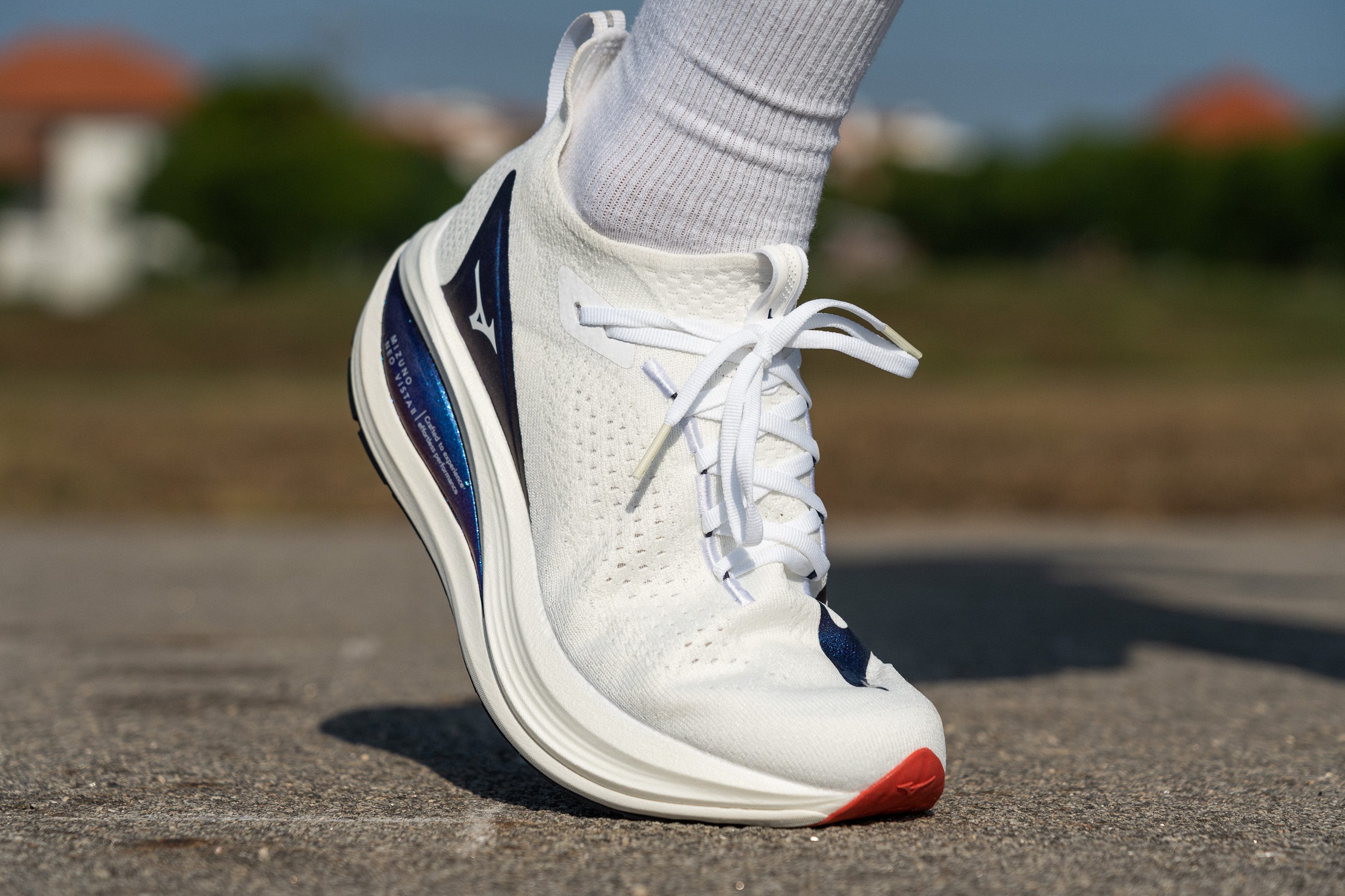 Mizuno Neo Vista 2 lacing