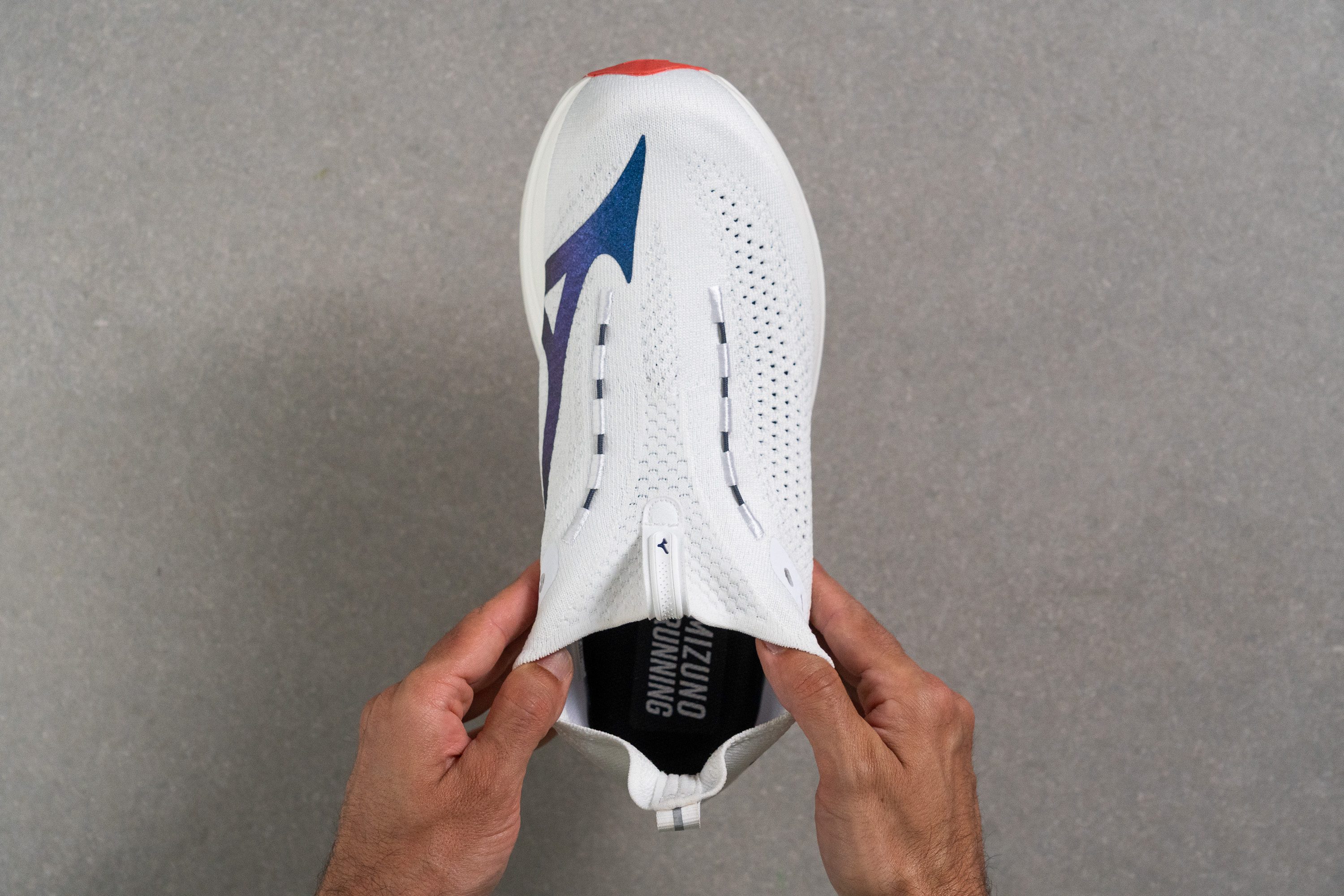 Mizuno Neo Vista 2 Tongue: gusset type