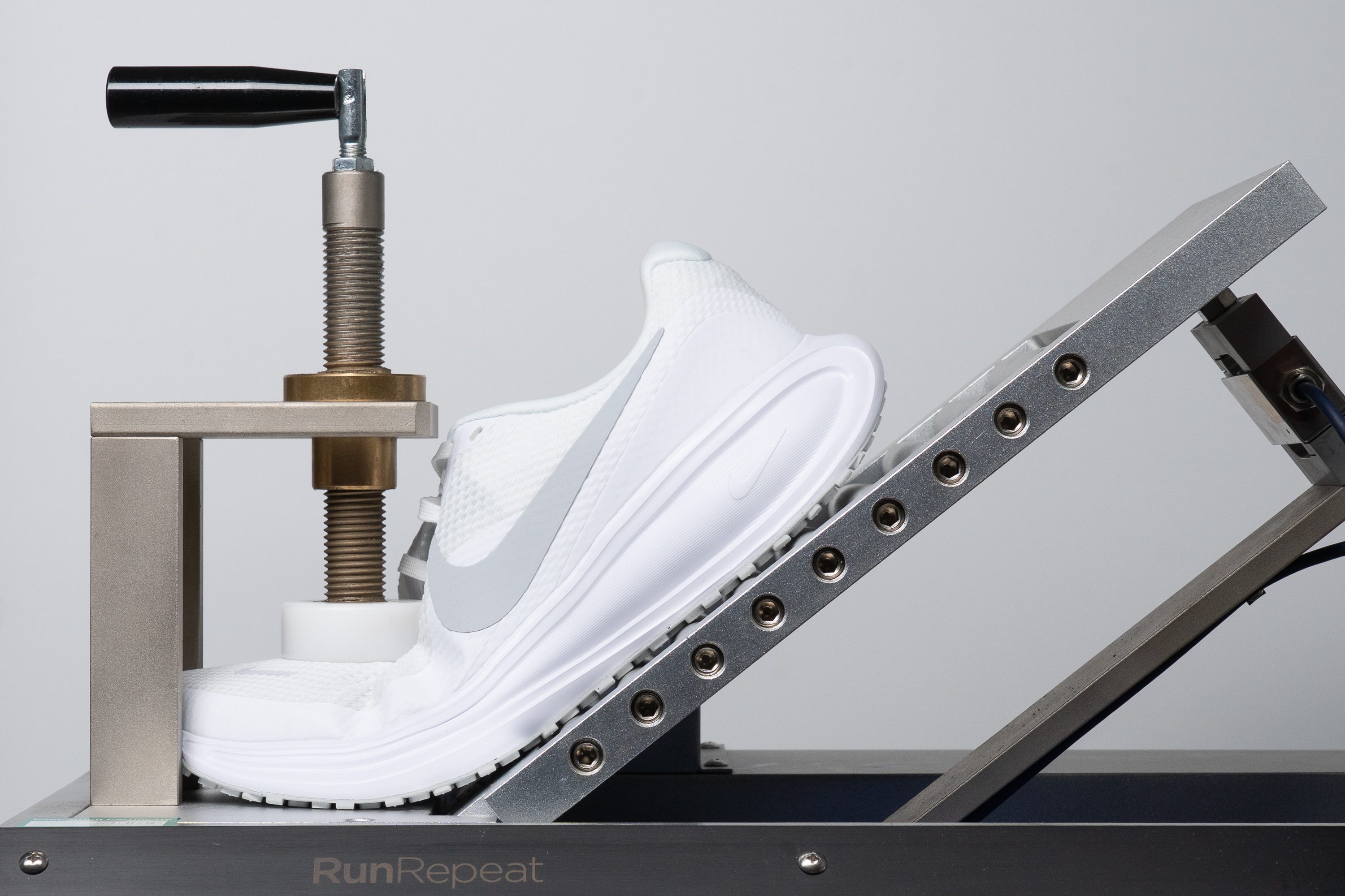 Nike Revolution 8 Flexibility / Stiffness