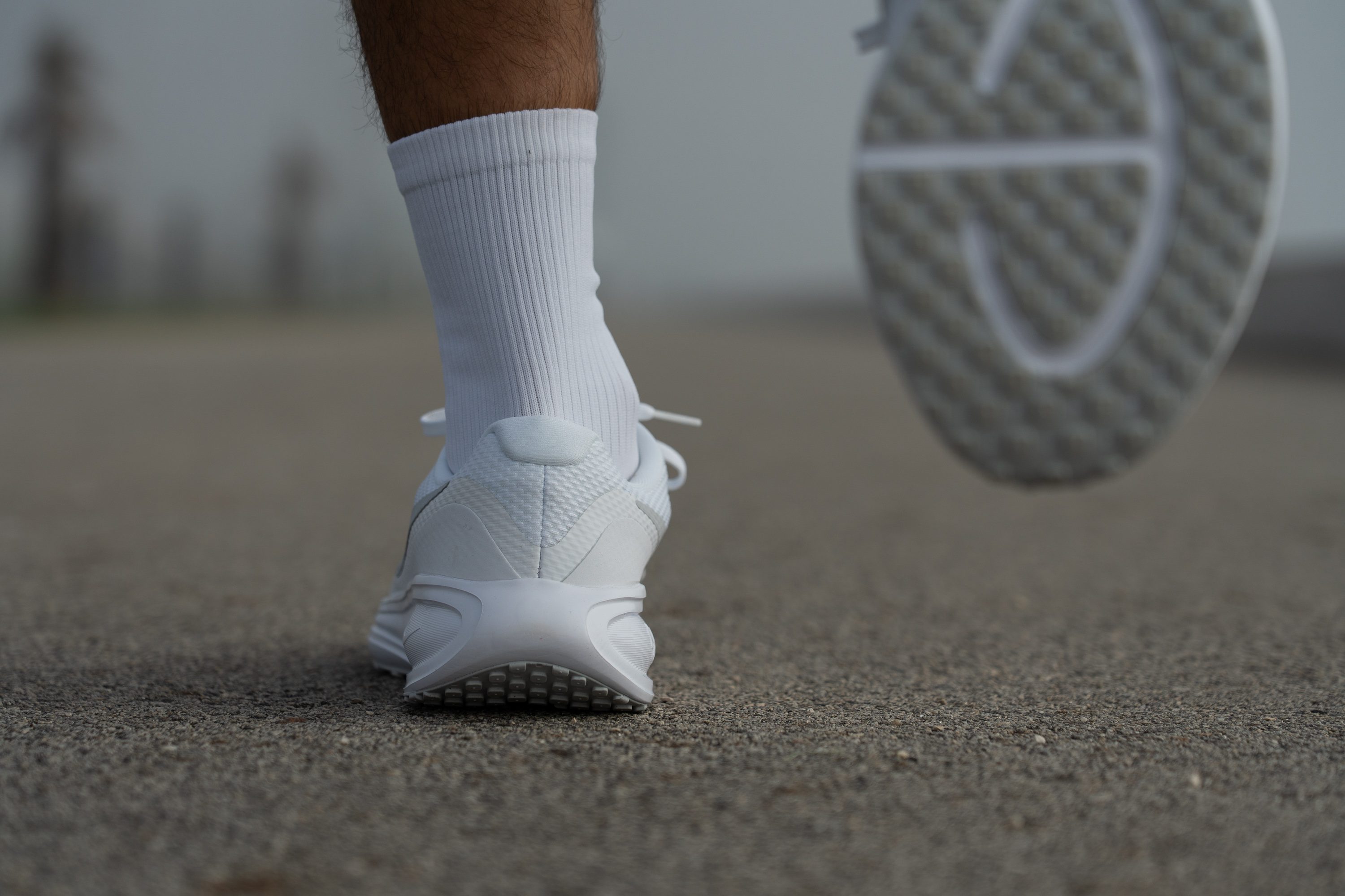 Nike Revolution 8 Heel tab