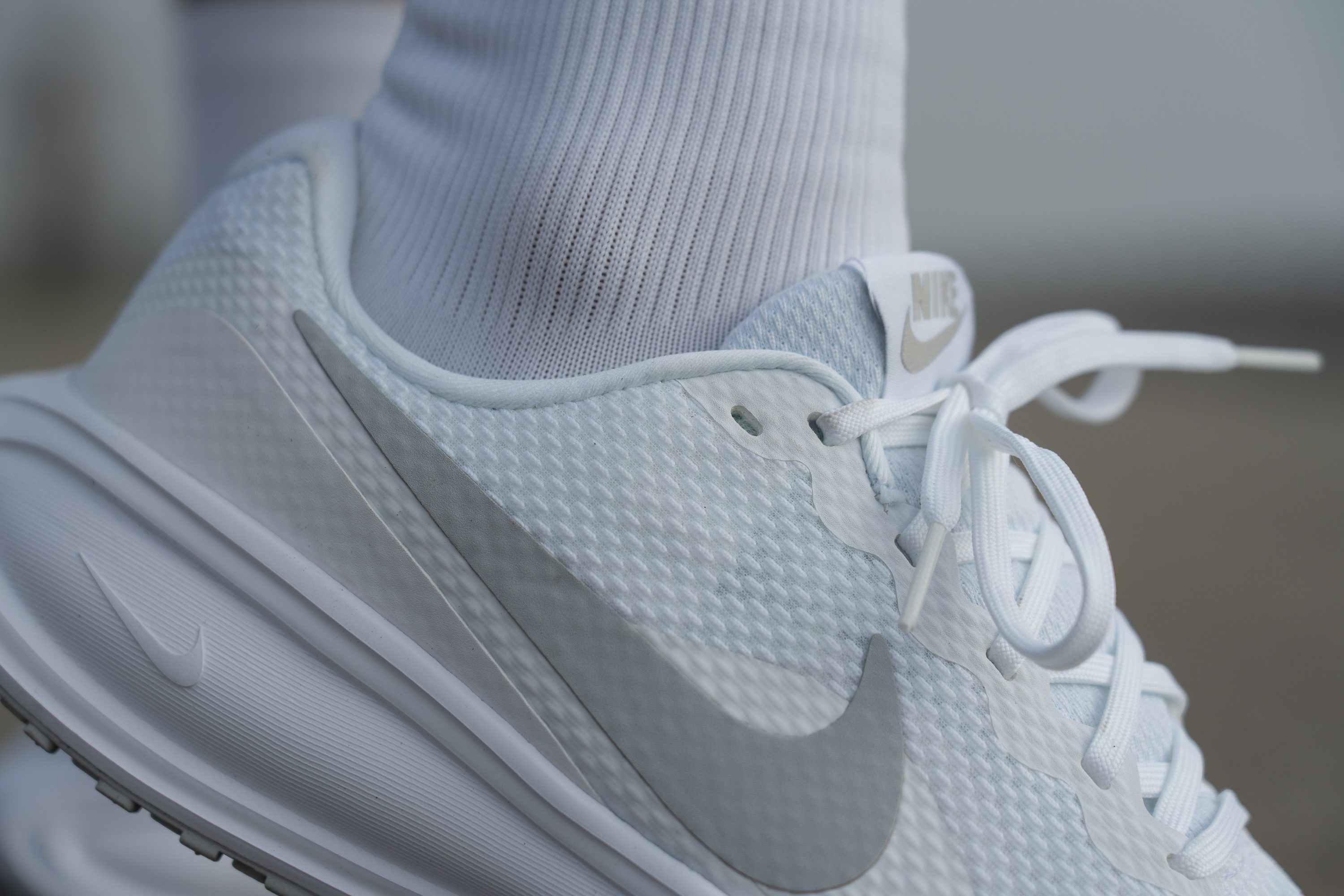 Nike Revolution 8 lacing