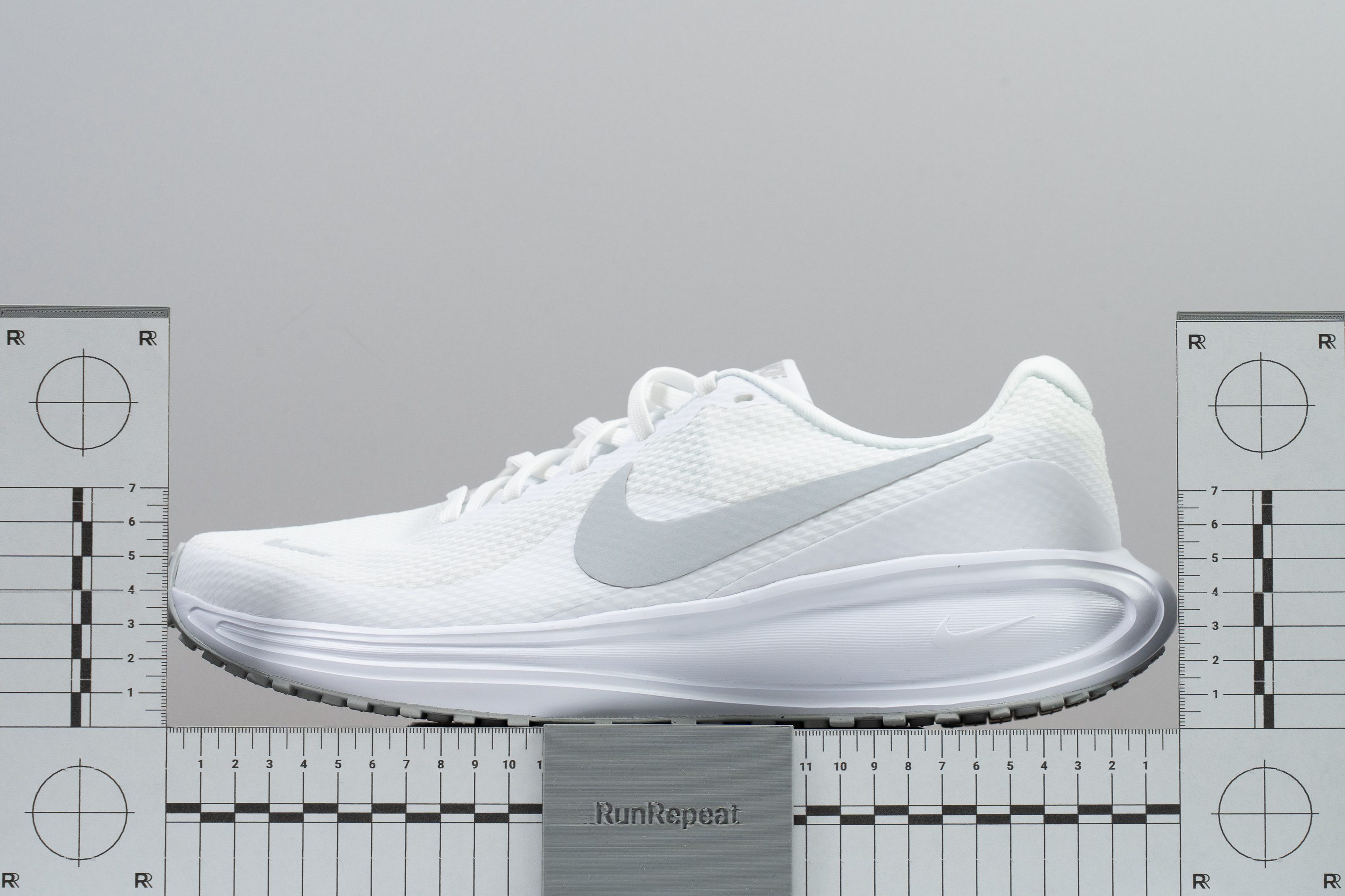 Nike Revolution 8 Rocker