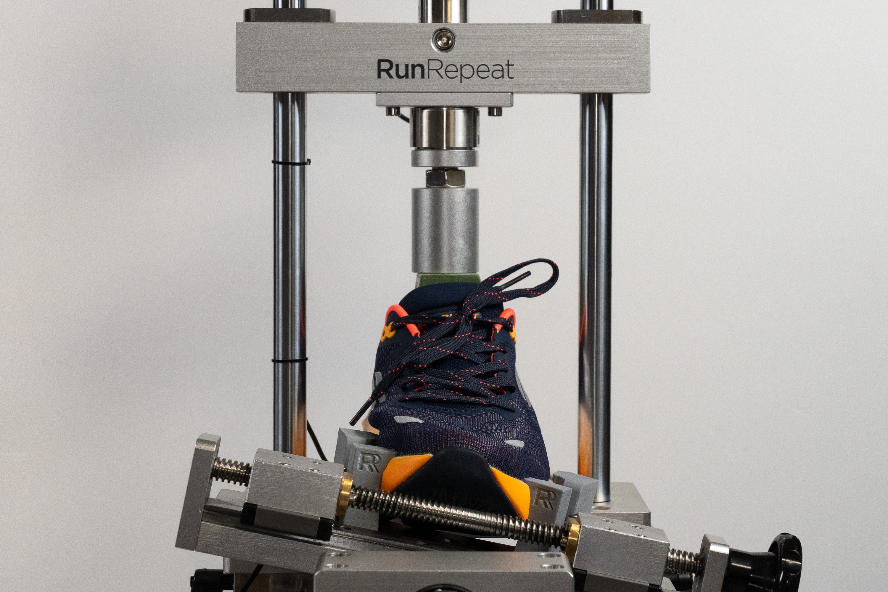 Skechers Aero Burst Torsional rigidity