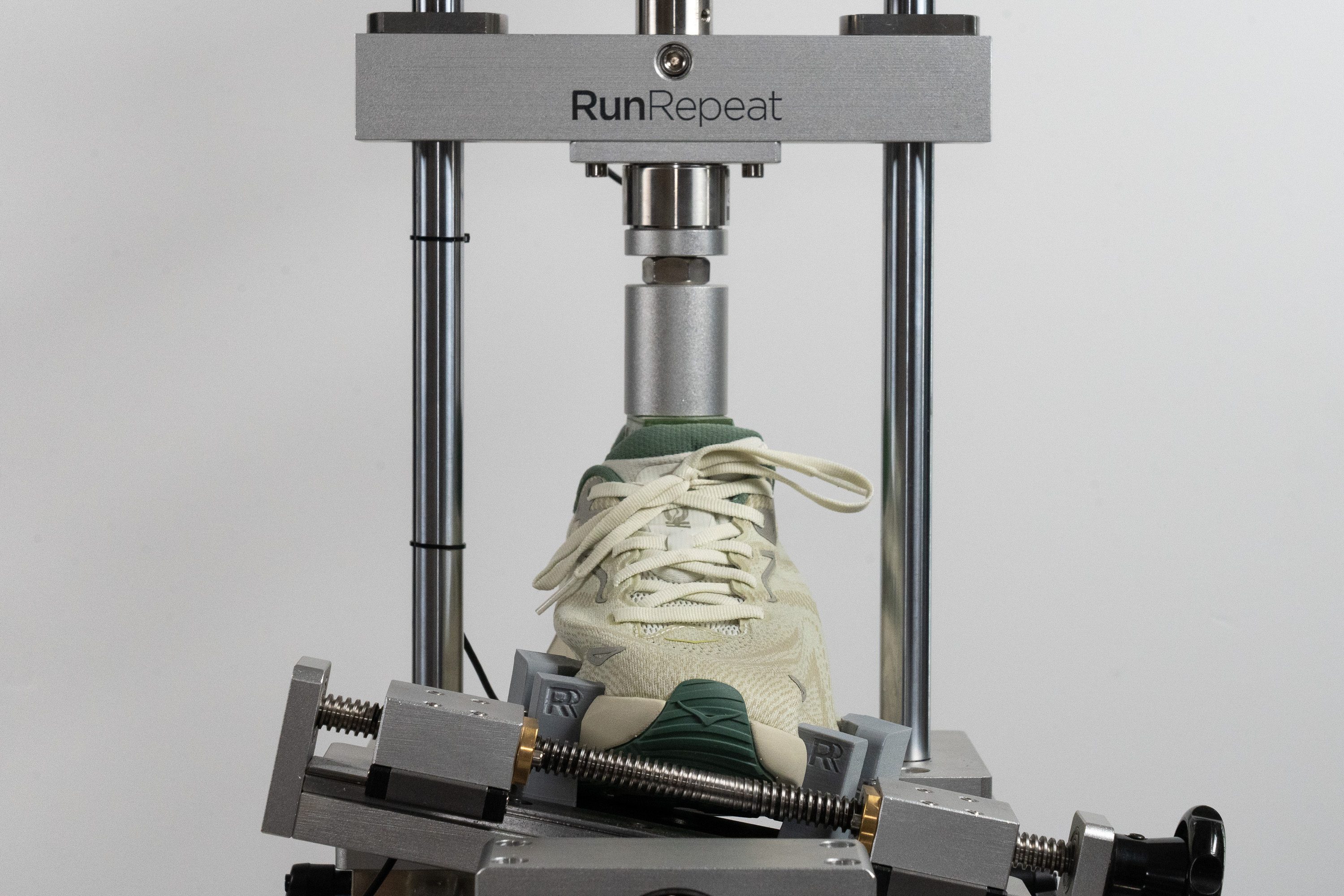 HOKA Arahi 8 Torsional rigidity