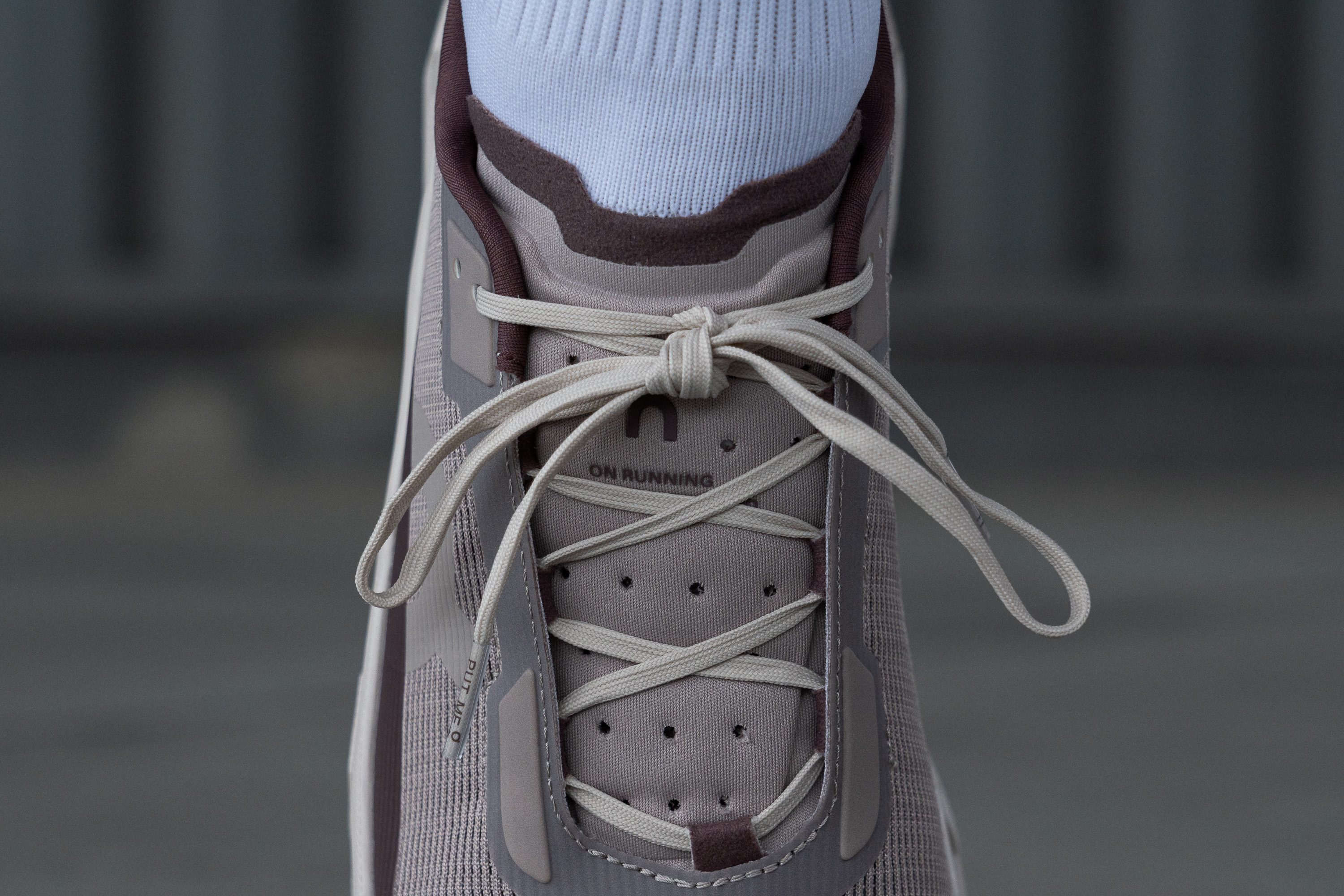 On Cloudmonster Void laces