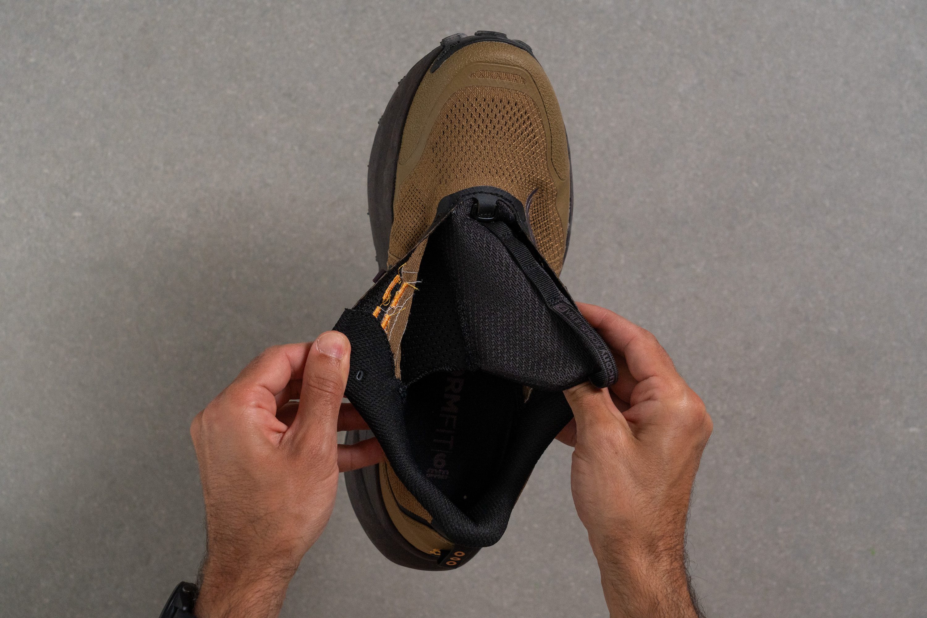 Saucony Xodus Ultra 4 Tongue: gusset type