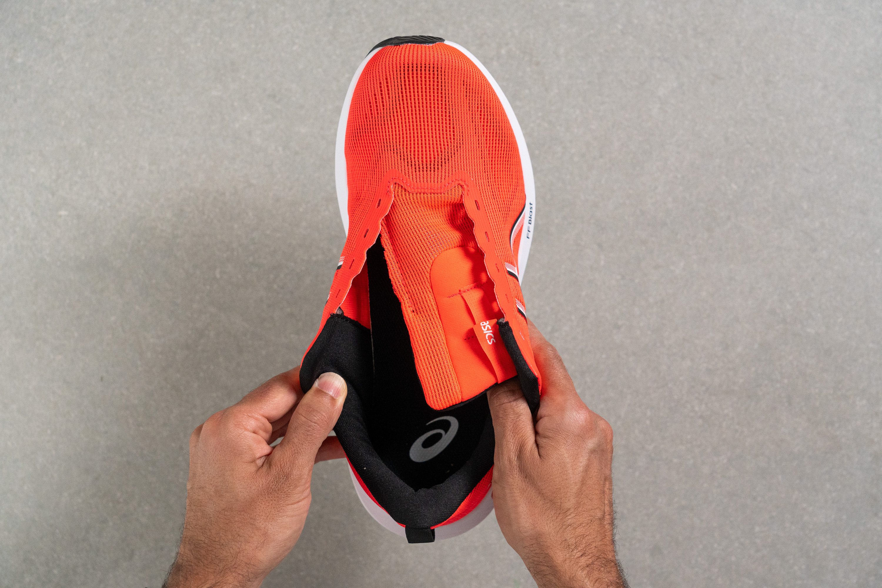 ASICS GT 1000 14 Tongue: gusset type