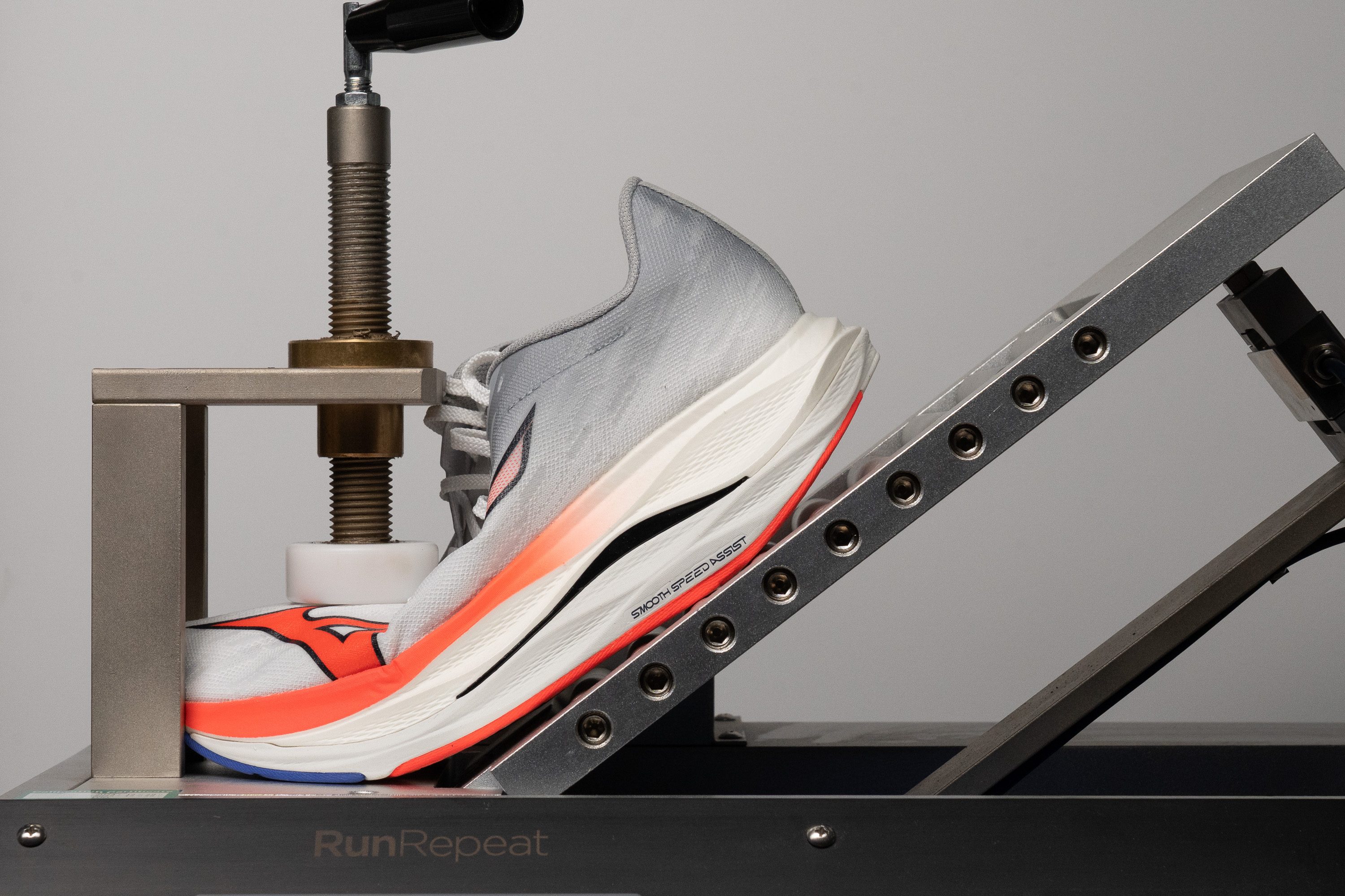 Mizuno Wave Rebellion Flash 3 Flexibility / Stiffness