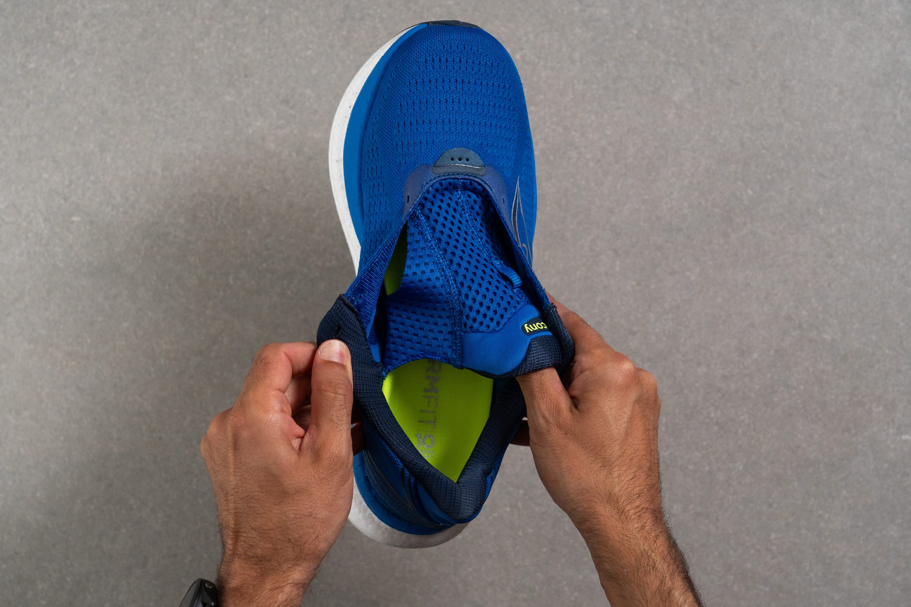 Saucony Triumph 23 Tongue: gusset type