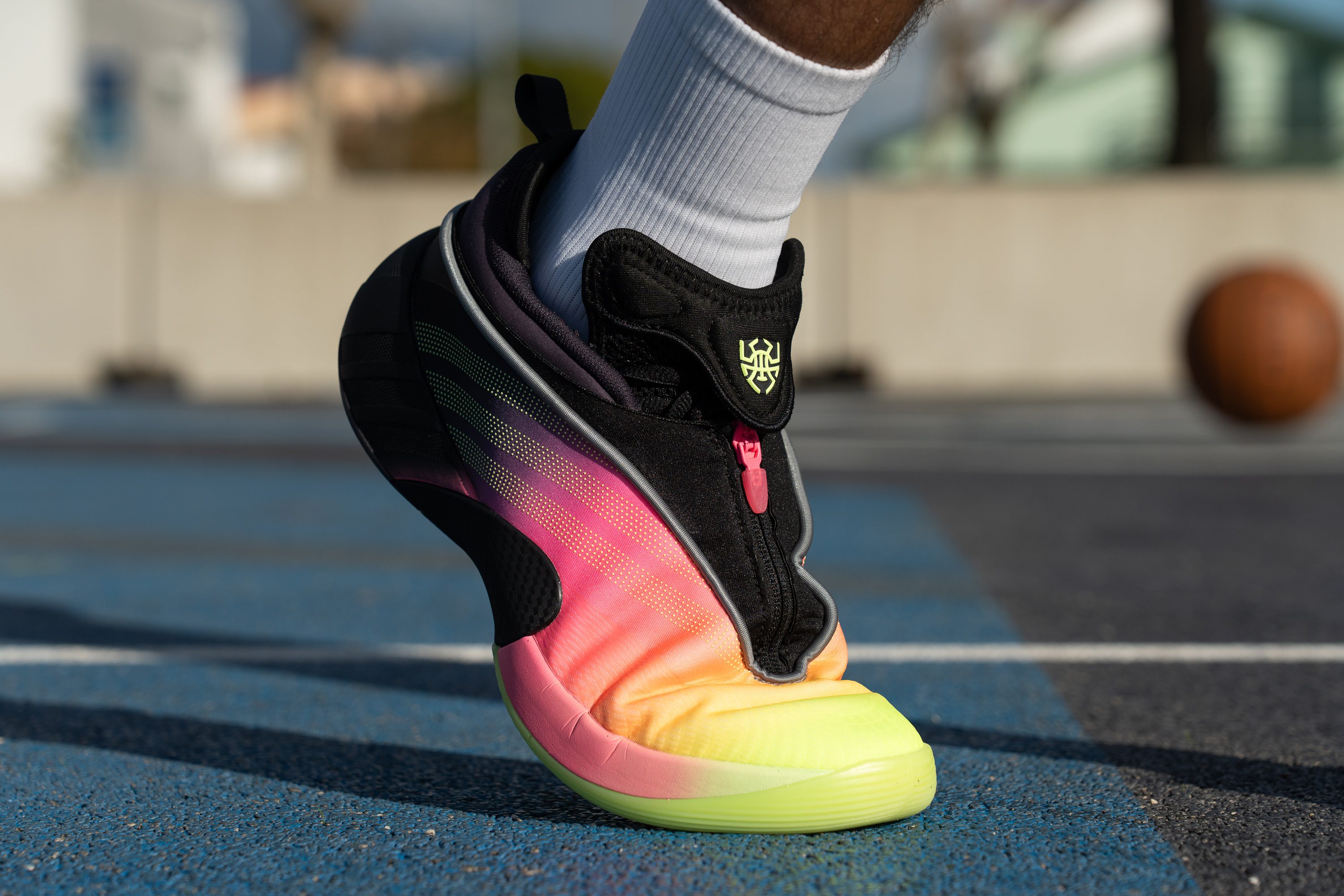 Adidas D.O.N. Issue 7 flexibility