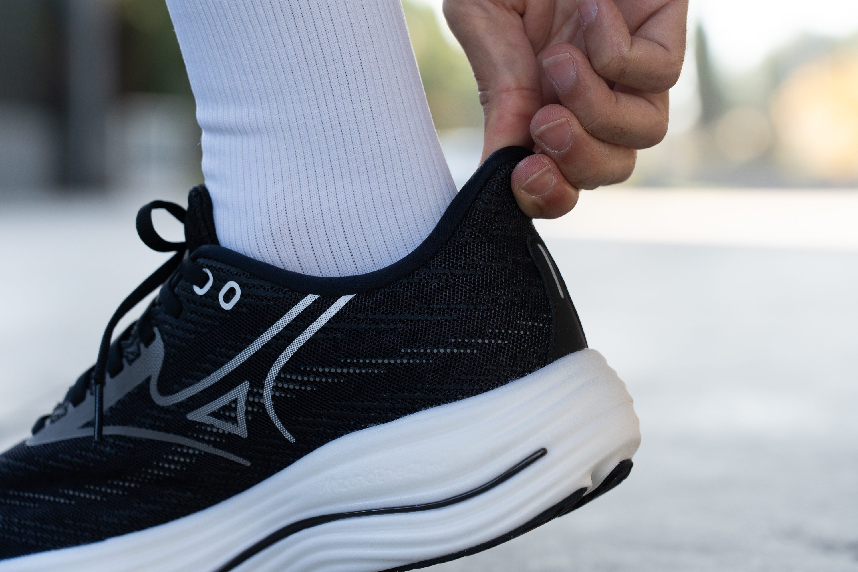 Mizuno Wave Rider 29 Heel tab