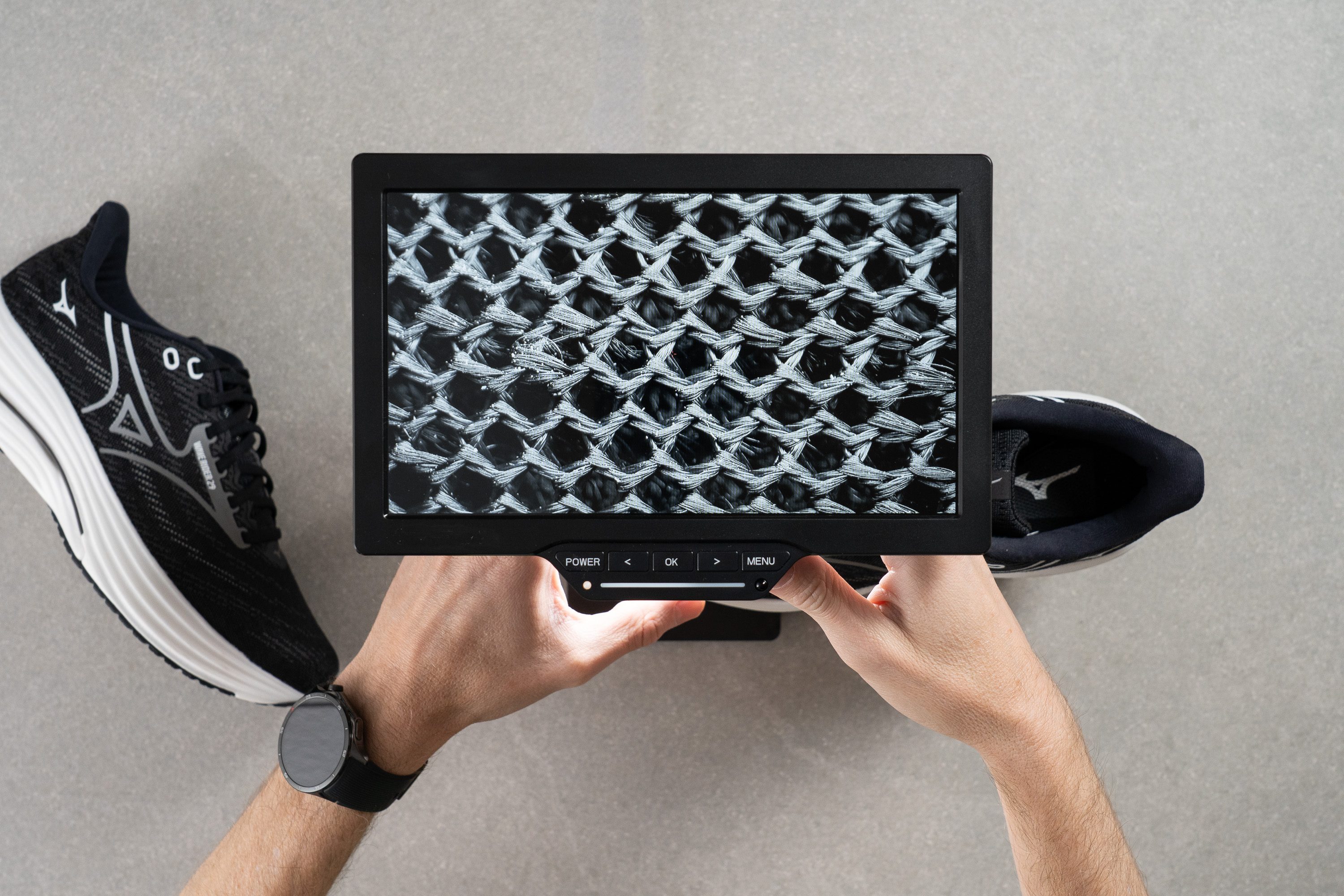 Mizuno Wave Rider 29 microscope