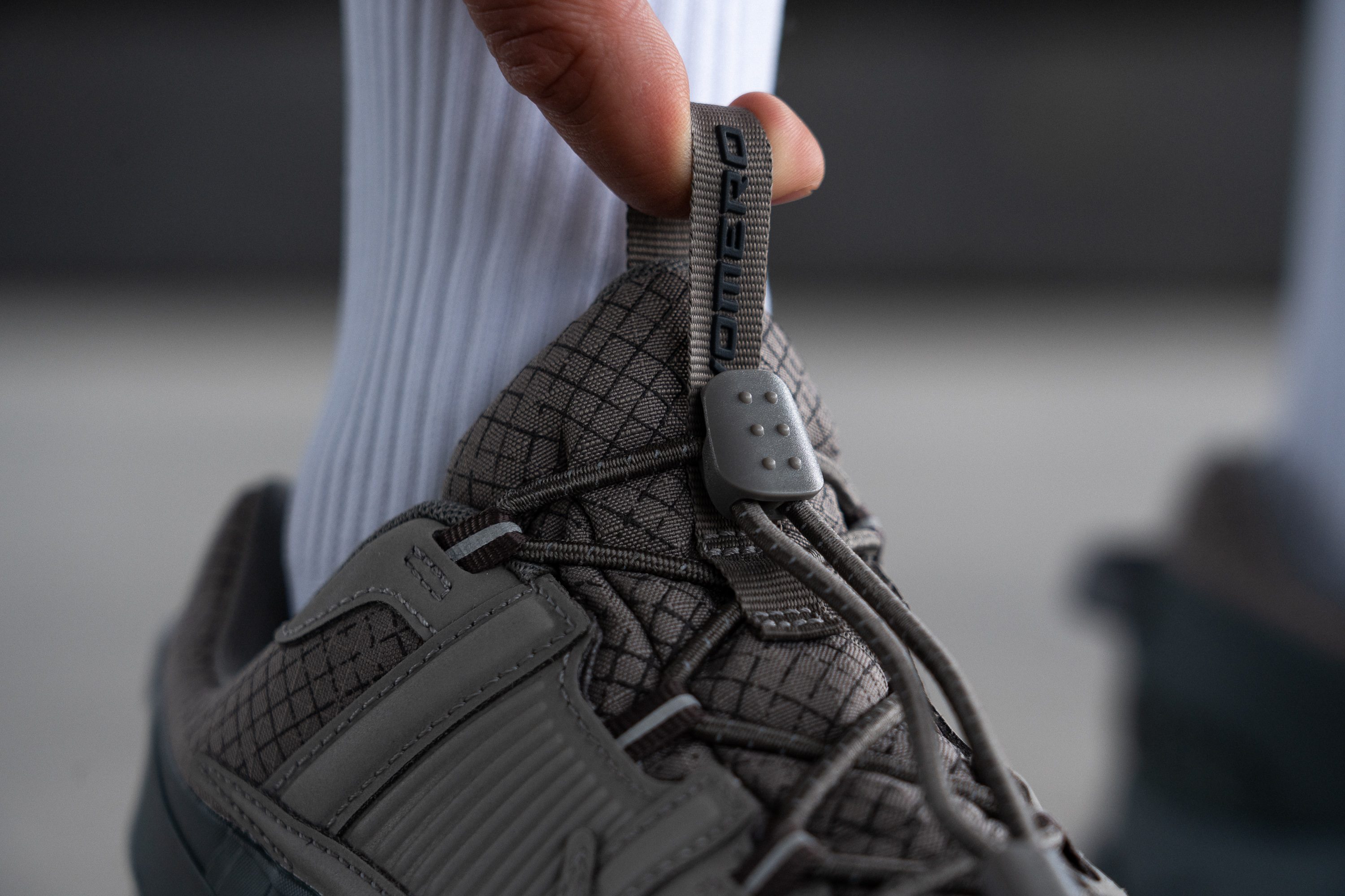 Nike Zoom Vomero Roam Heel tab front