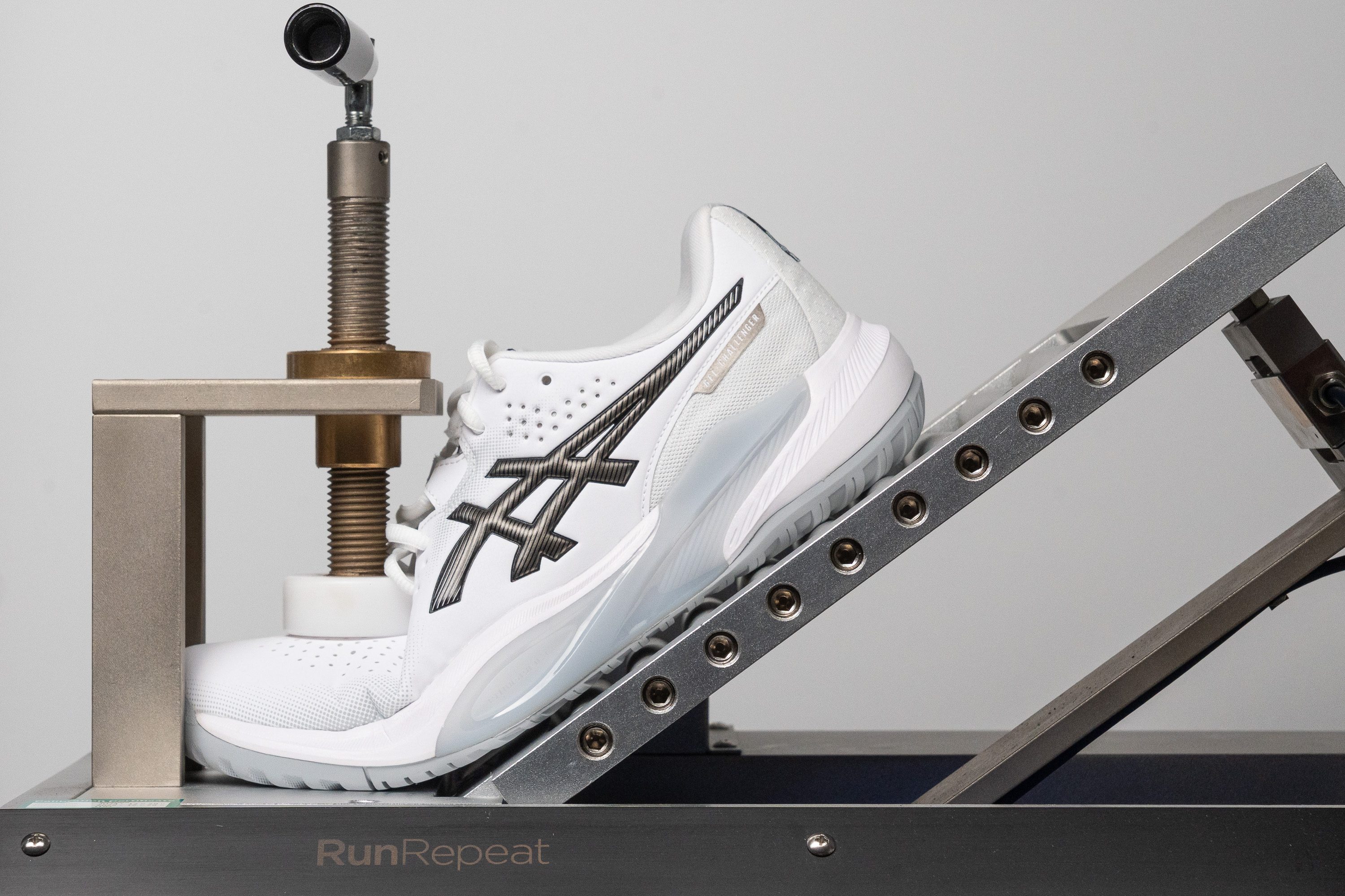 ASICS Gel Challenger 15 Flexibility / Stiffness