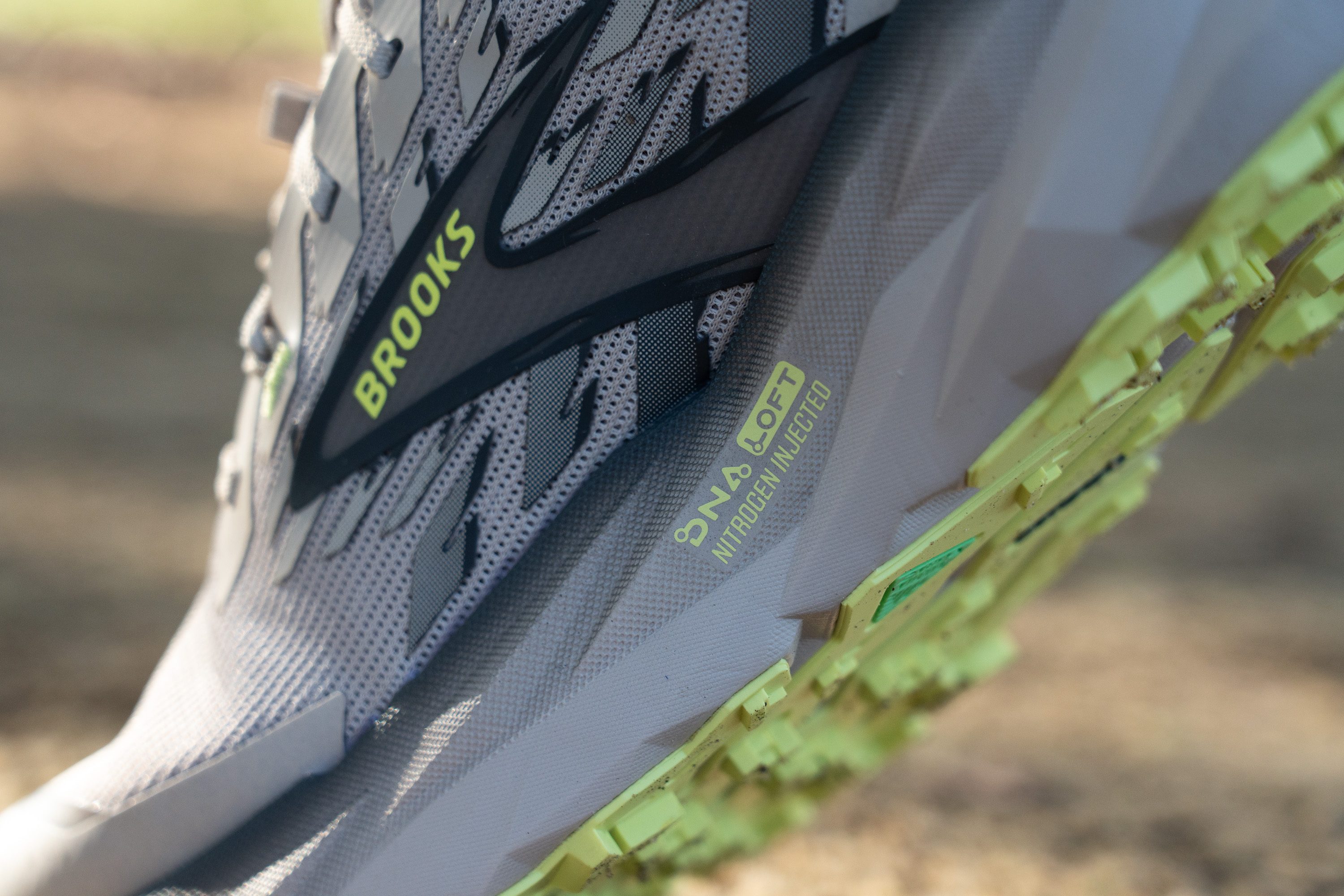 Brooks Cascadia 19 DNA Loft supercritical EVA