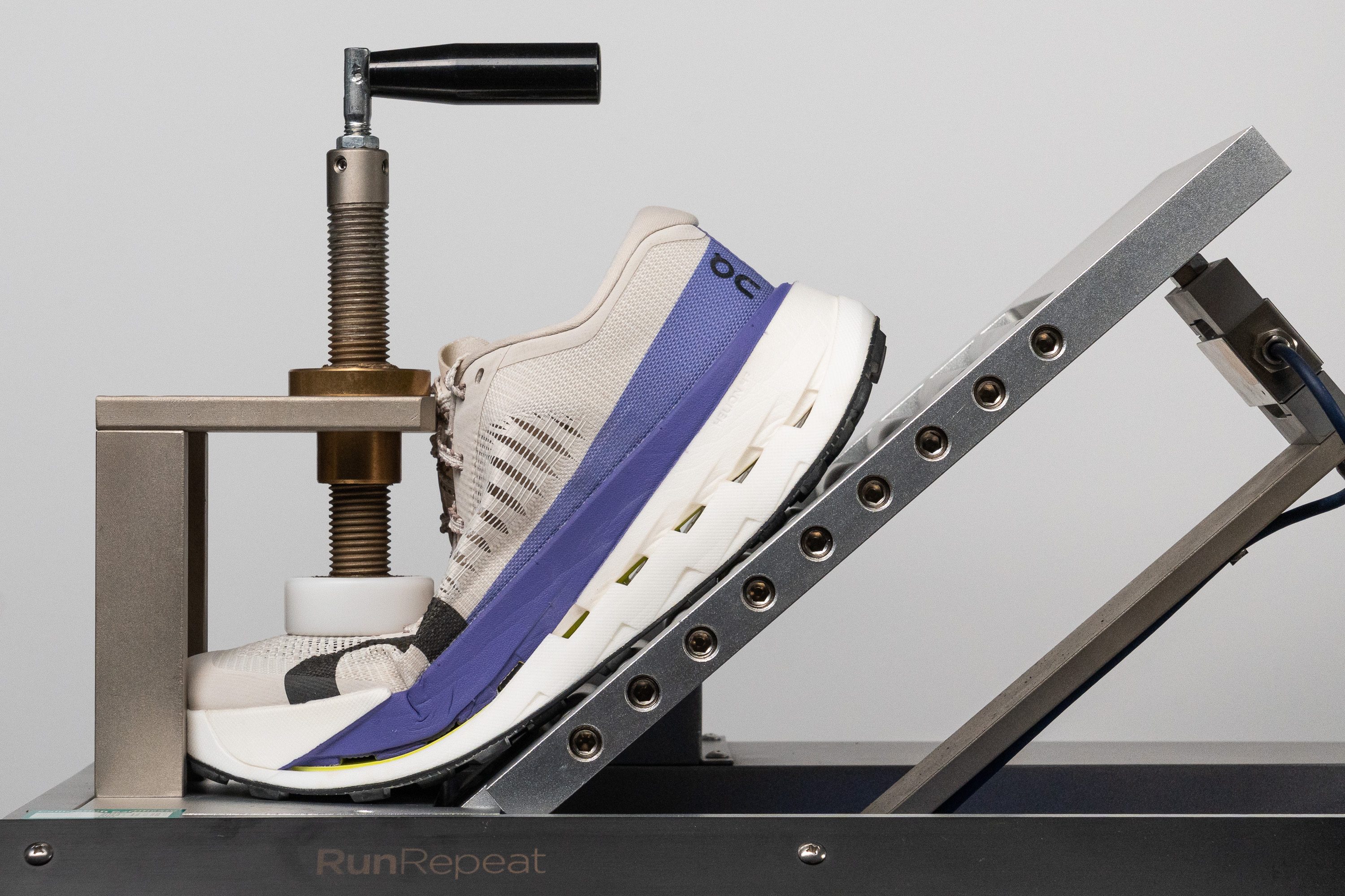 On Cloudultra Pro Flexibility / Stiffness