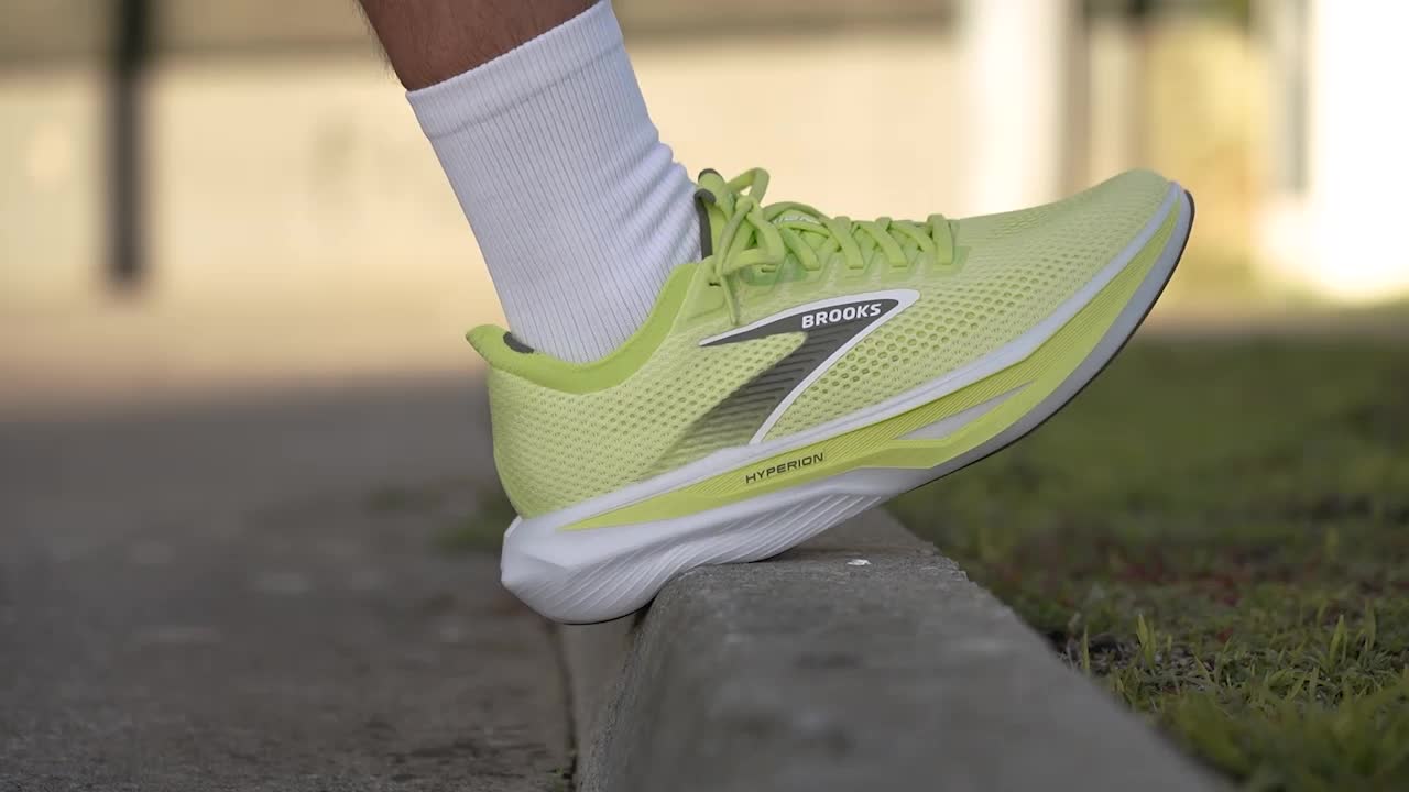 Cut in half: Brooks Hyperion 3 Review (2025) | RunRepeat