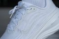 Nike Vomero Plus laces