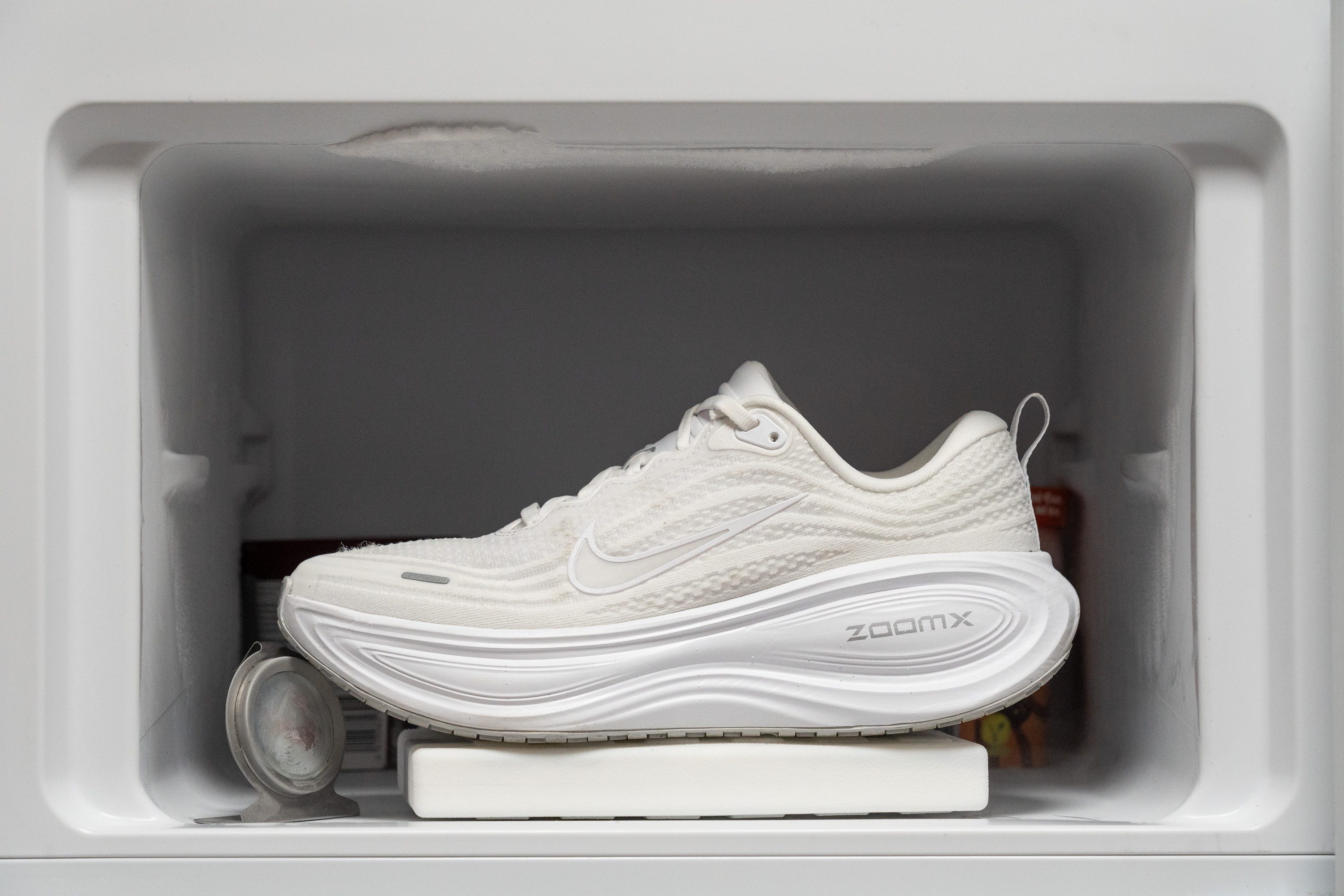 Nike Vomero Plus Midsole softness in cold (%)