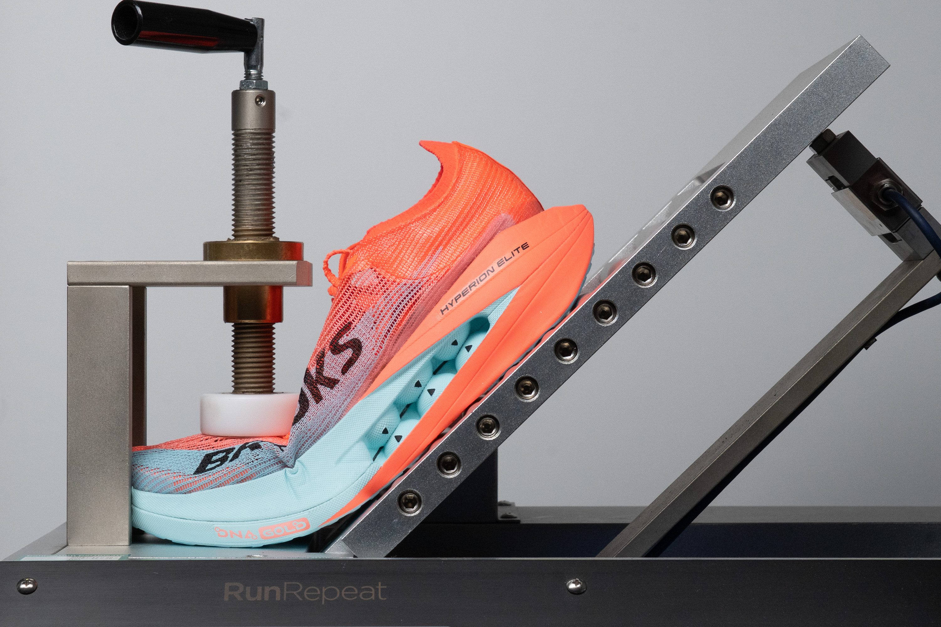 Brooks Hyperion Elite 5 Flexibility / Stiffness