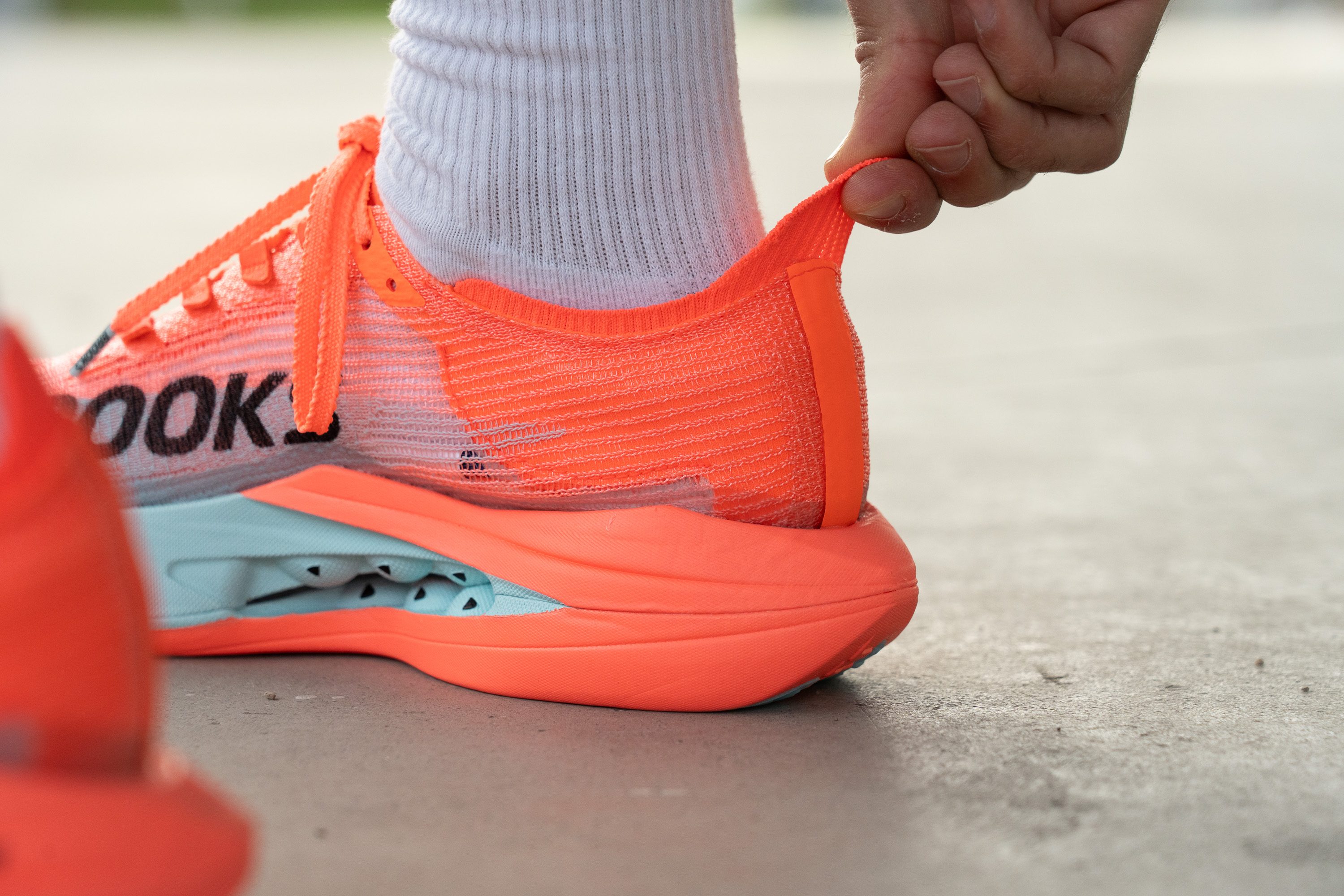 Brooks Hyperion Elite 5 Heel tab