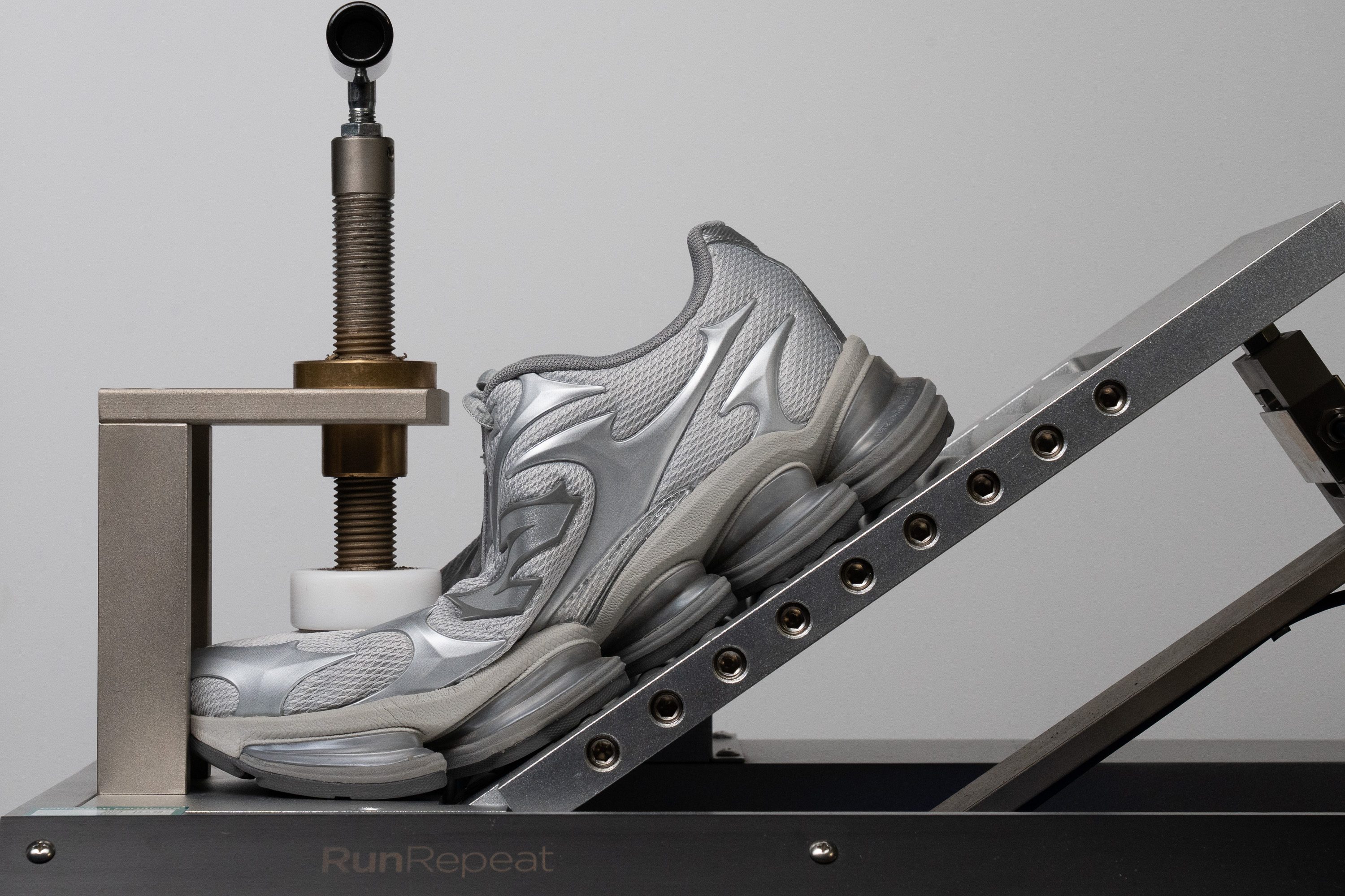 New Balance Abzorb 2000 Flexibility / Stiffness