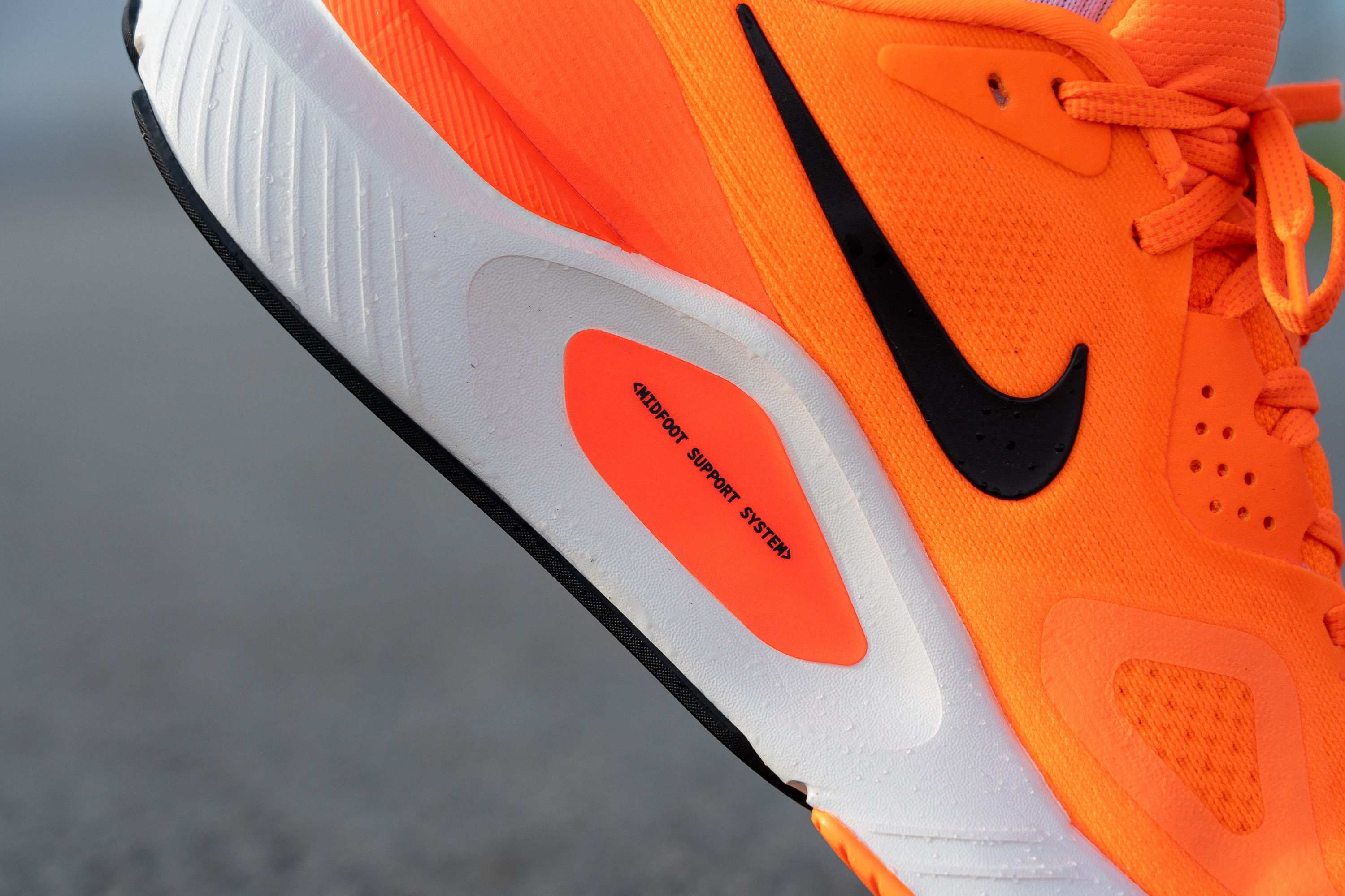 Nike Structure 26 Midfoot Support System