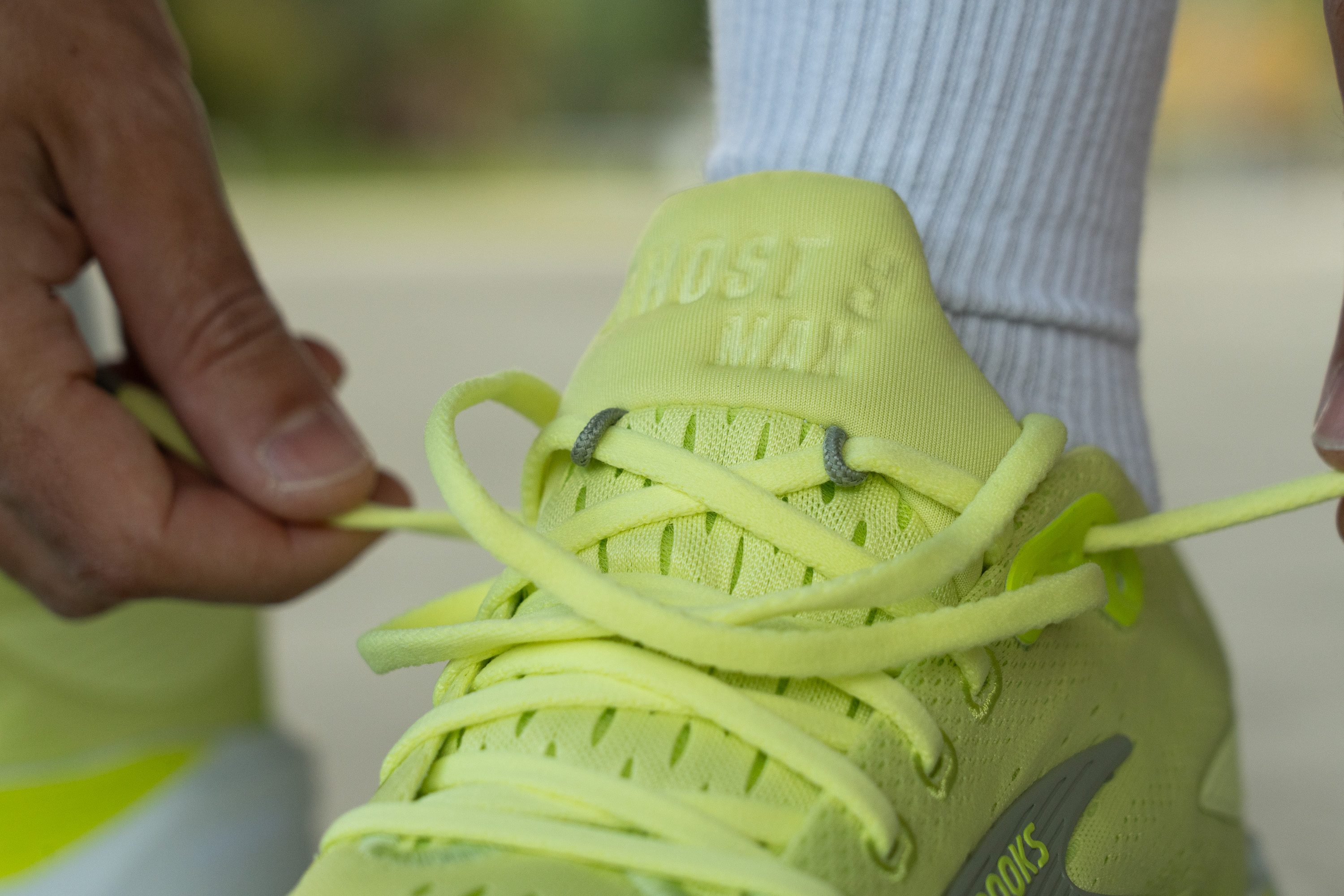 Brooks Ghost Max 3 tongue loops