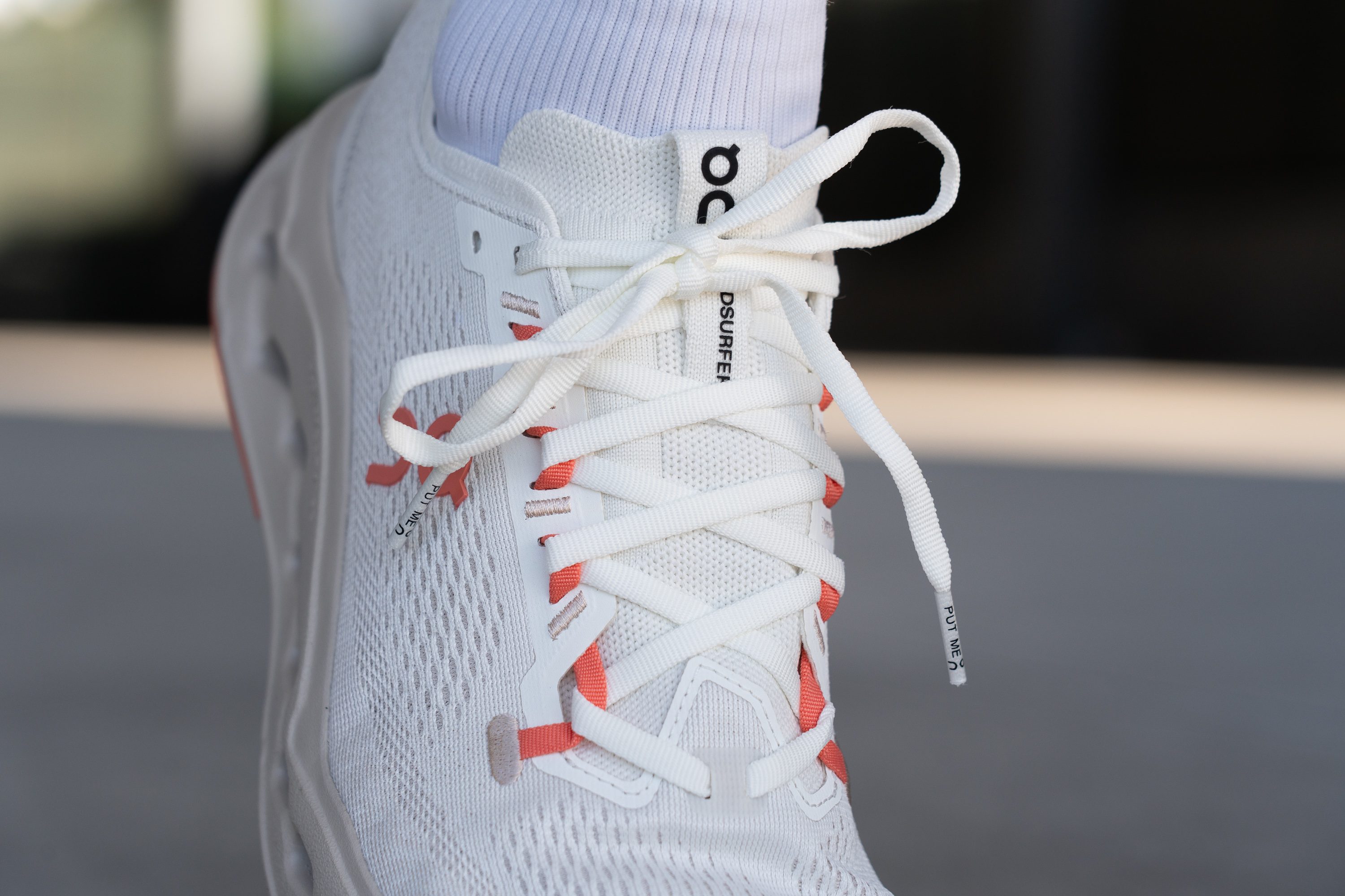 On Cloudsurfer Max Laces