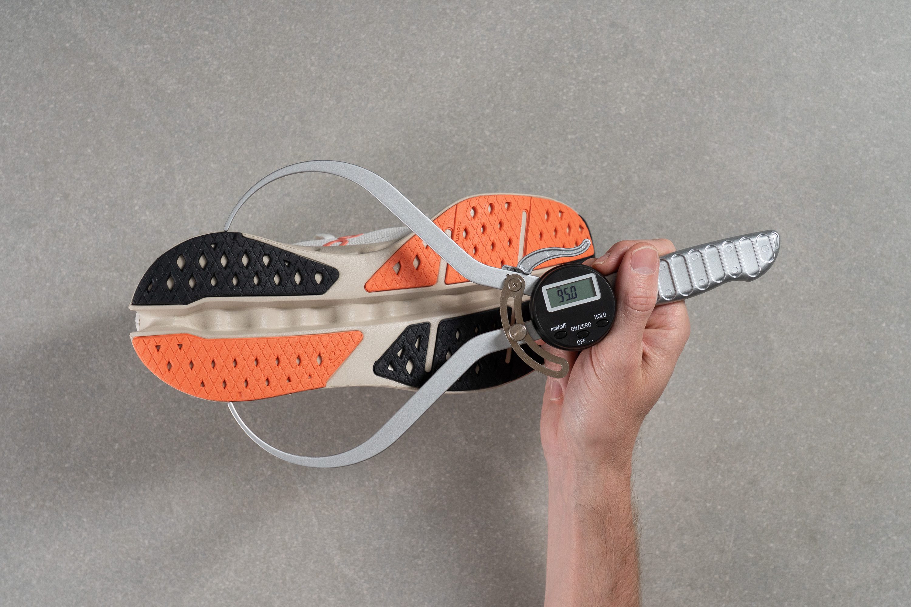 On Cloudsurfer Max Midsole width - heel