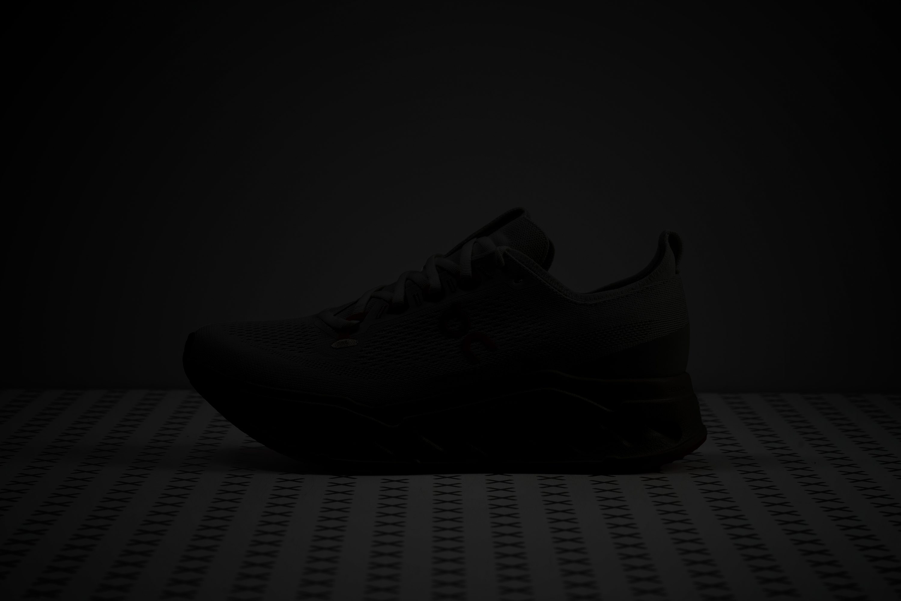 On Cloudsurfer Max Reflective elements