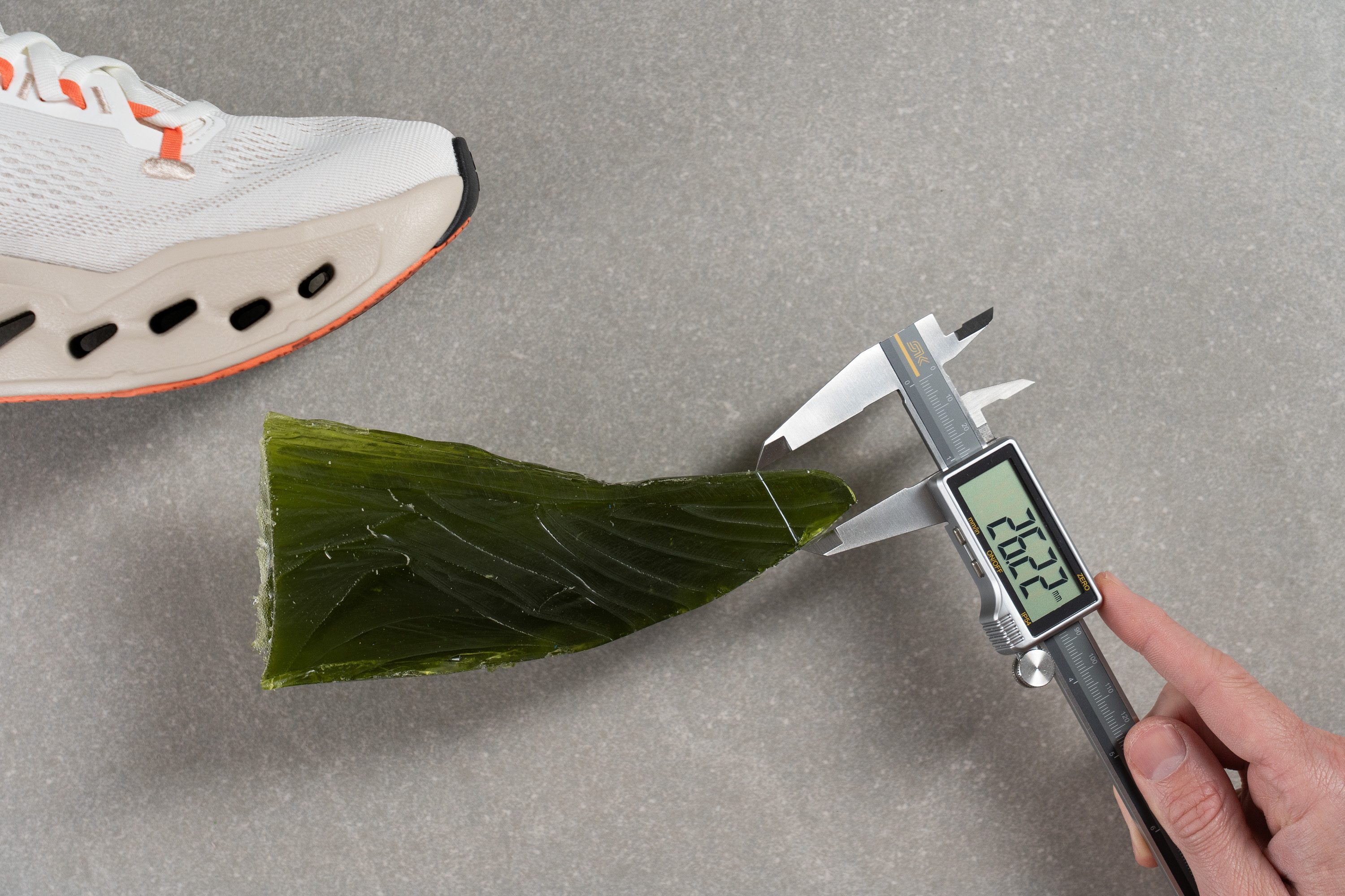 On Cloudsurfer Max Toebox height