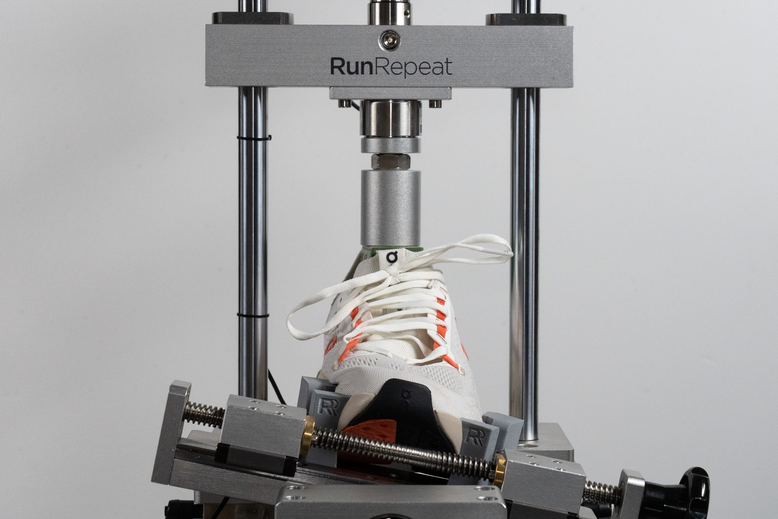 On Cloudsurfer Max Torsional rigidity