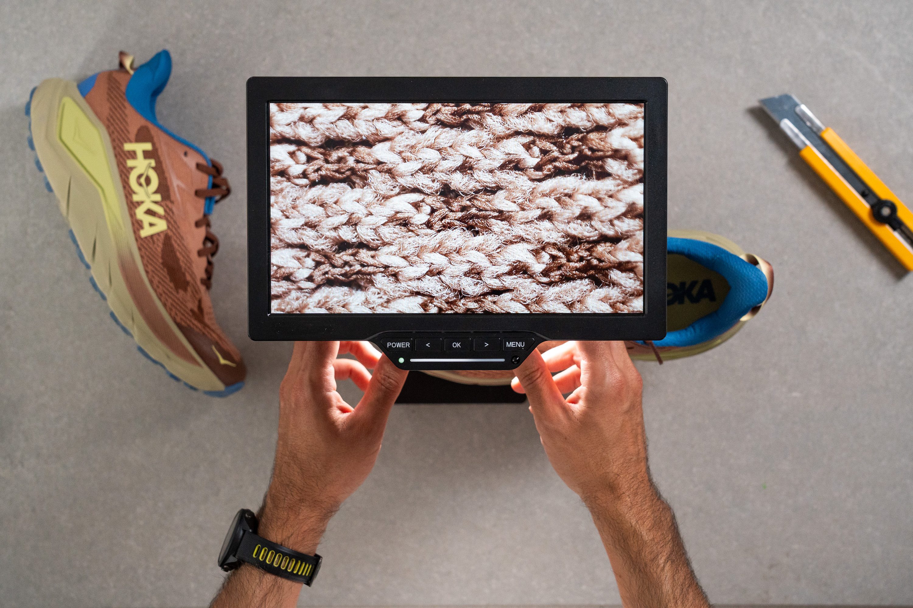 HOKA Challenger 8 microscope