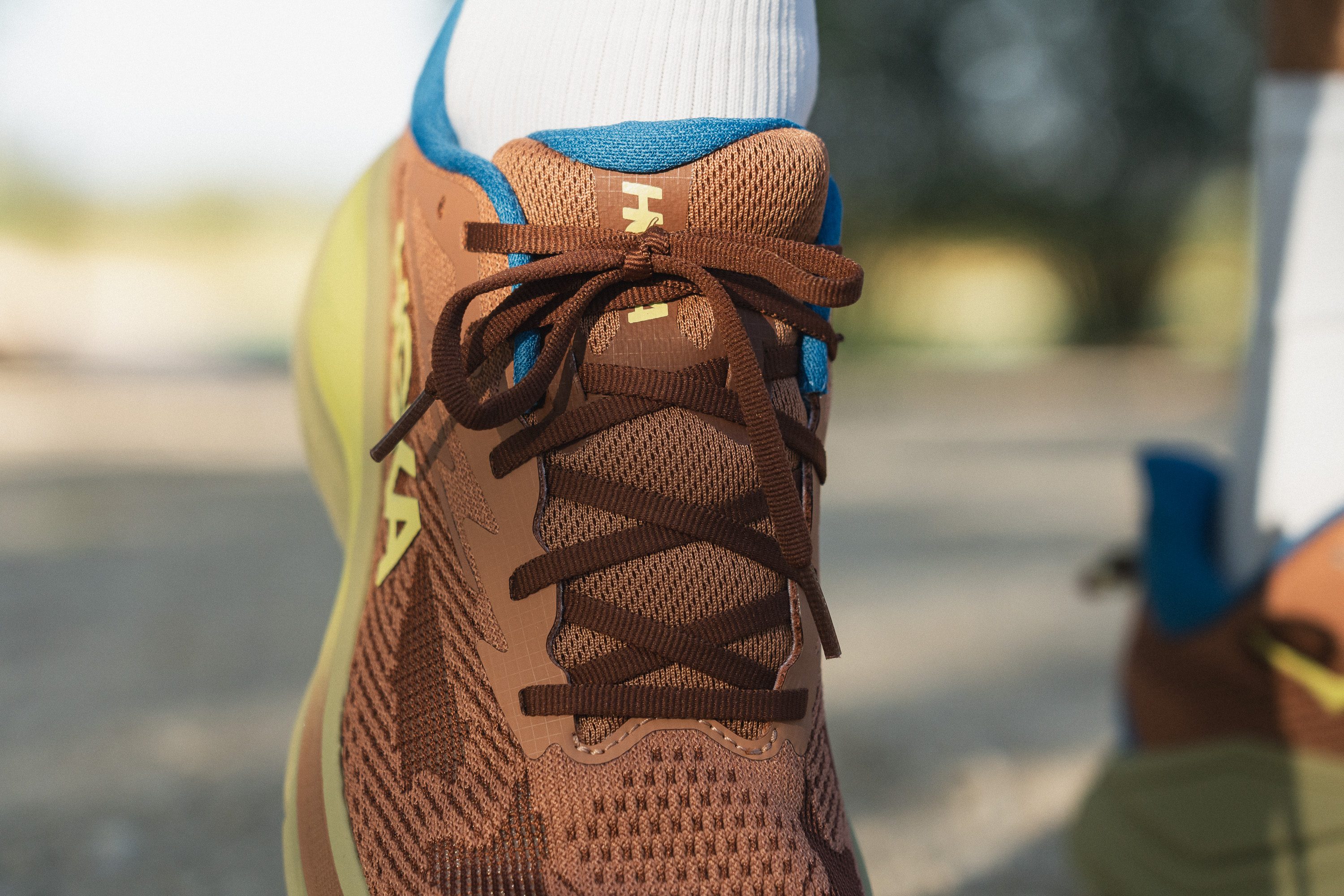 HOKA Challenger 8 tongue