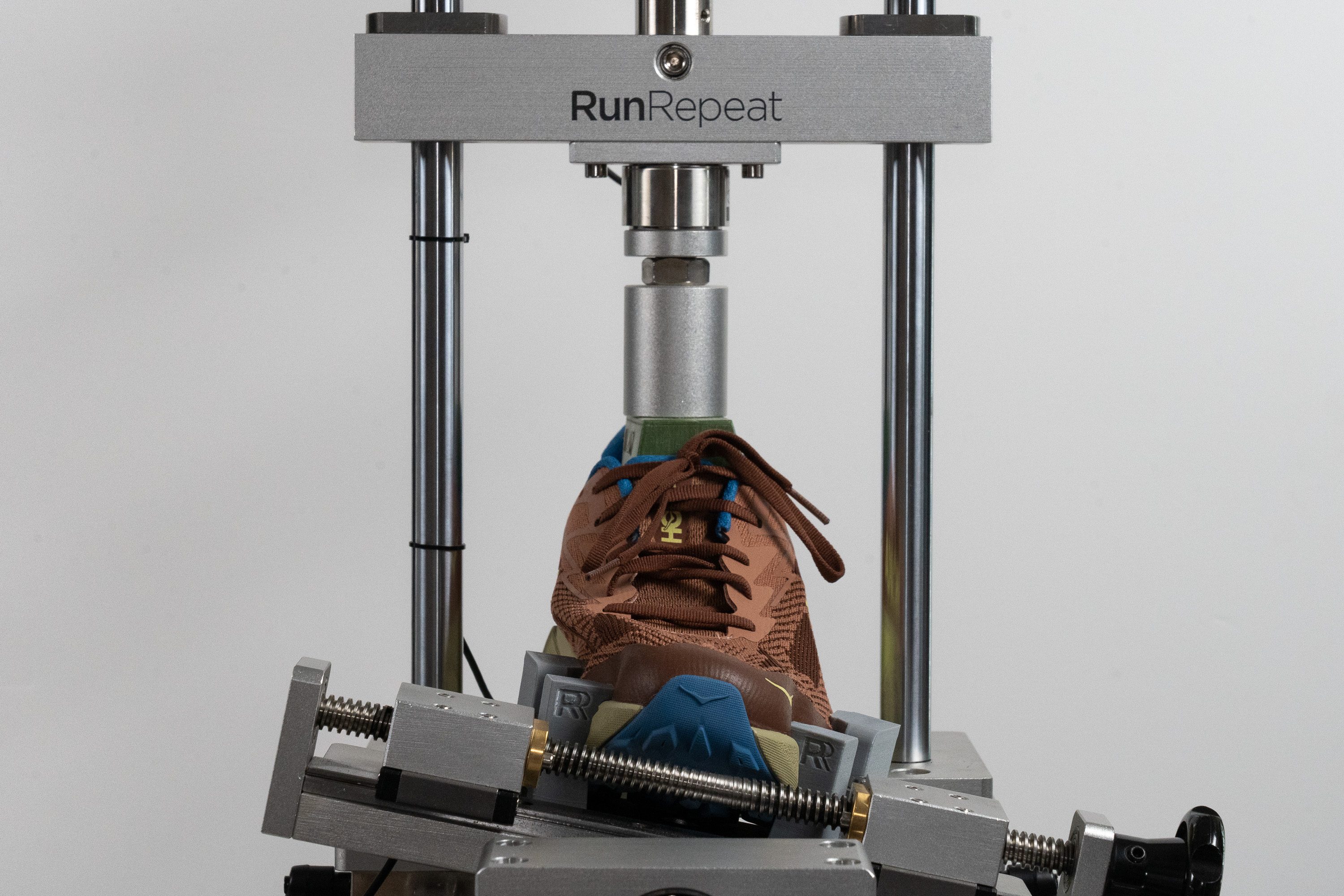 HOKA Challenger 8 Torsional rigidity