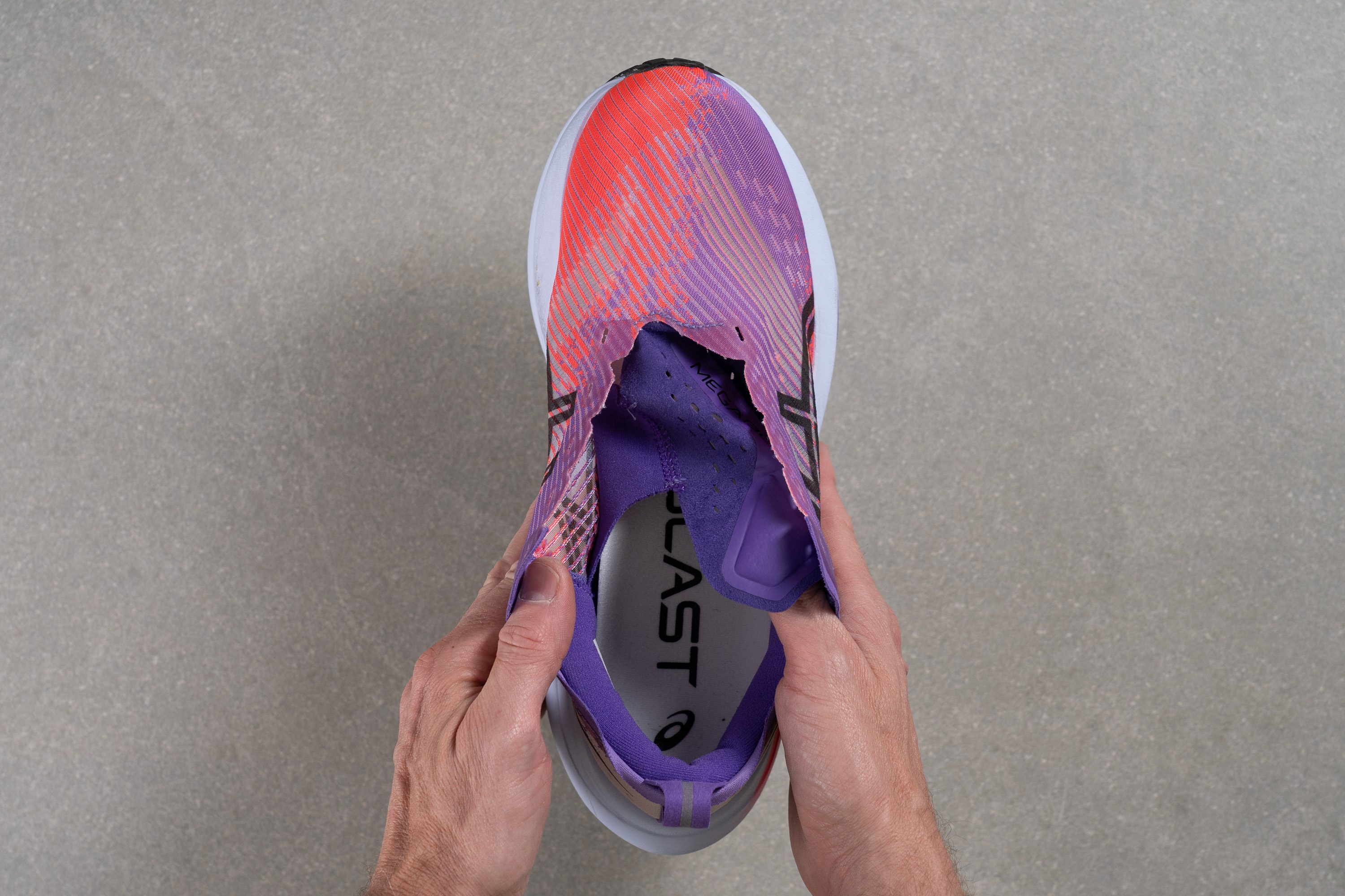 ASICS Megablast Tongue: gusset type