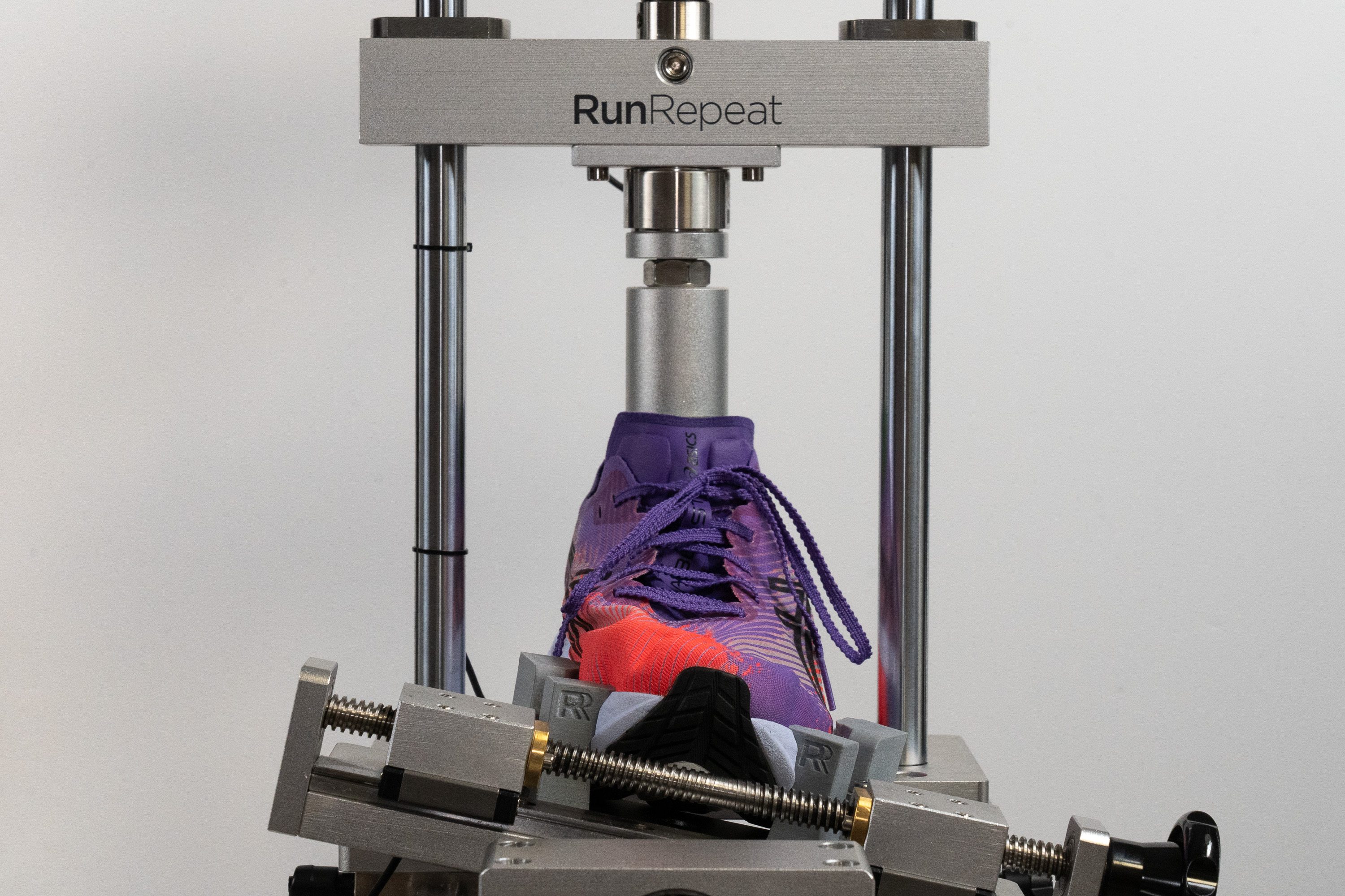 ASICS Megablast Torsional rigidity