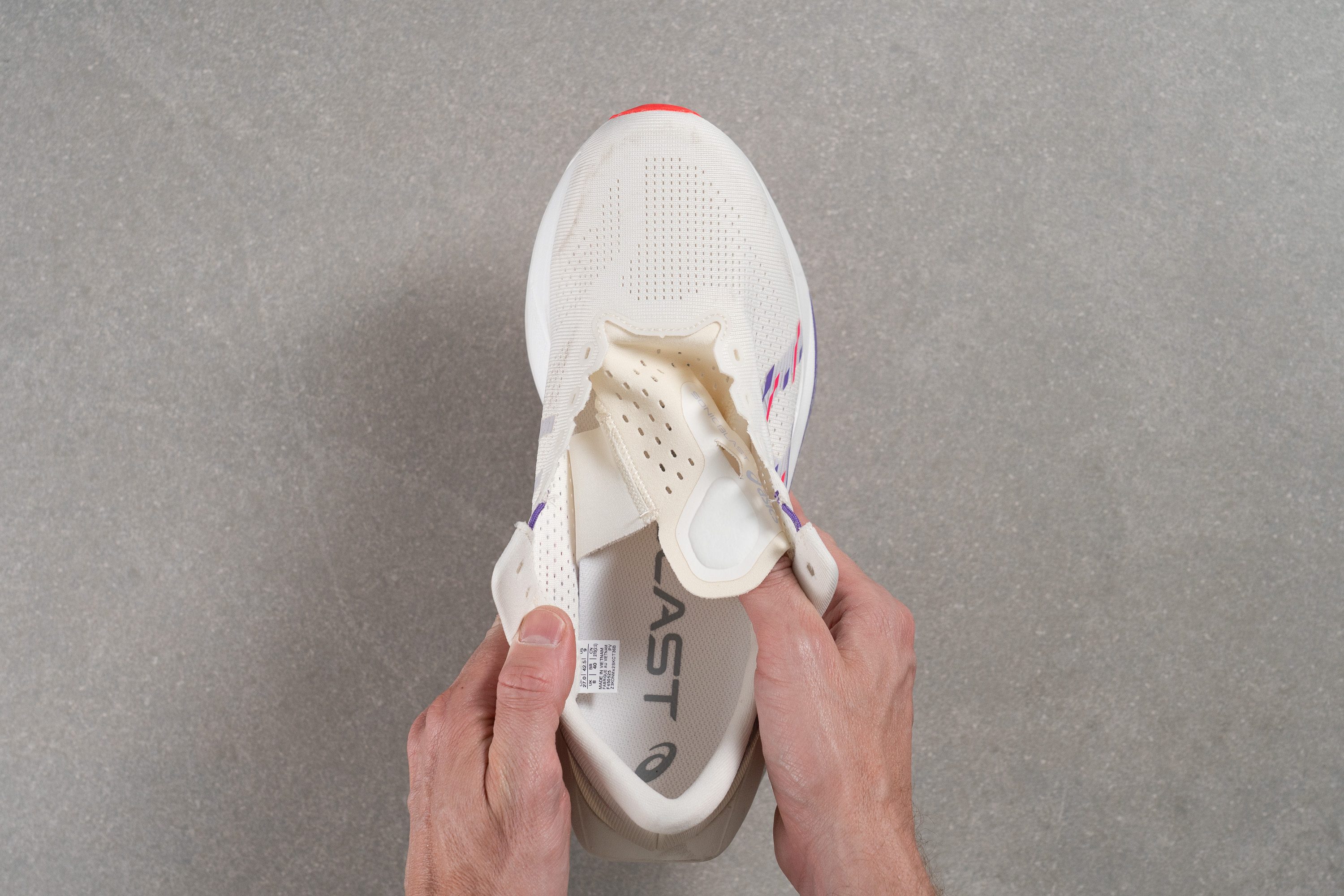 ASICS Sonicblast Tongue: gusset type