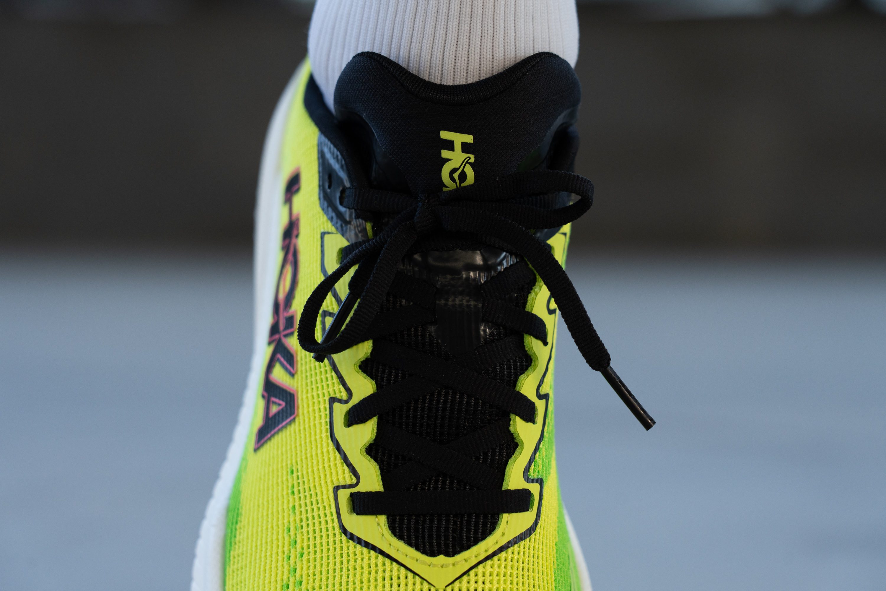 HOKA Mach X 3 lacing