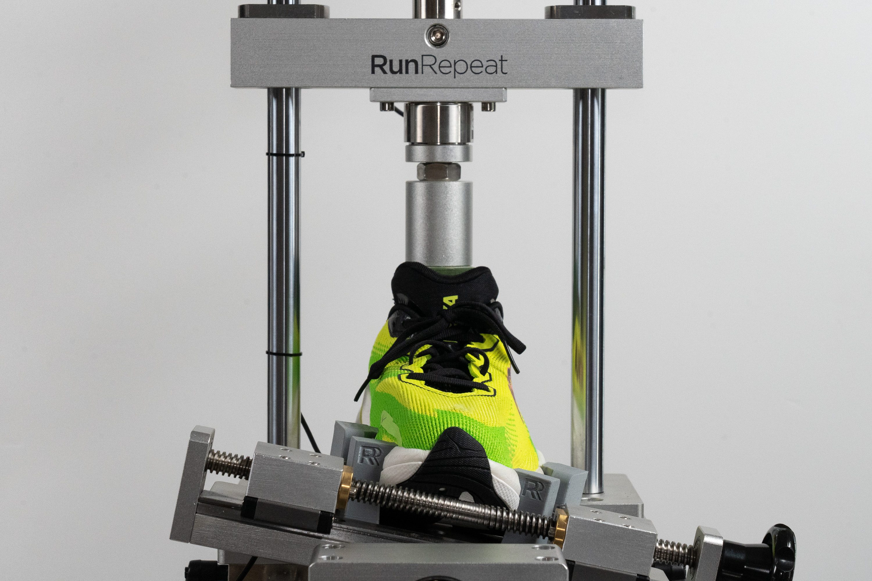 HOKA Mach X 3 Torsional rigidity