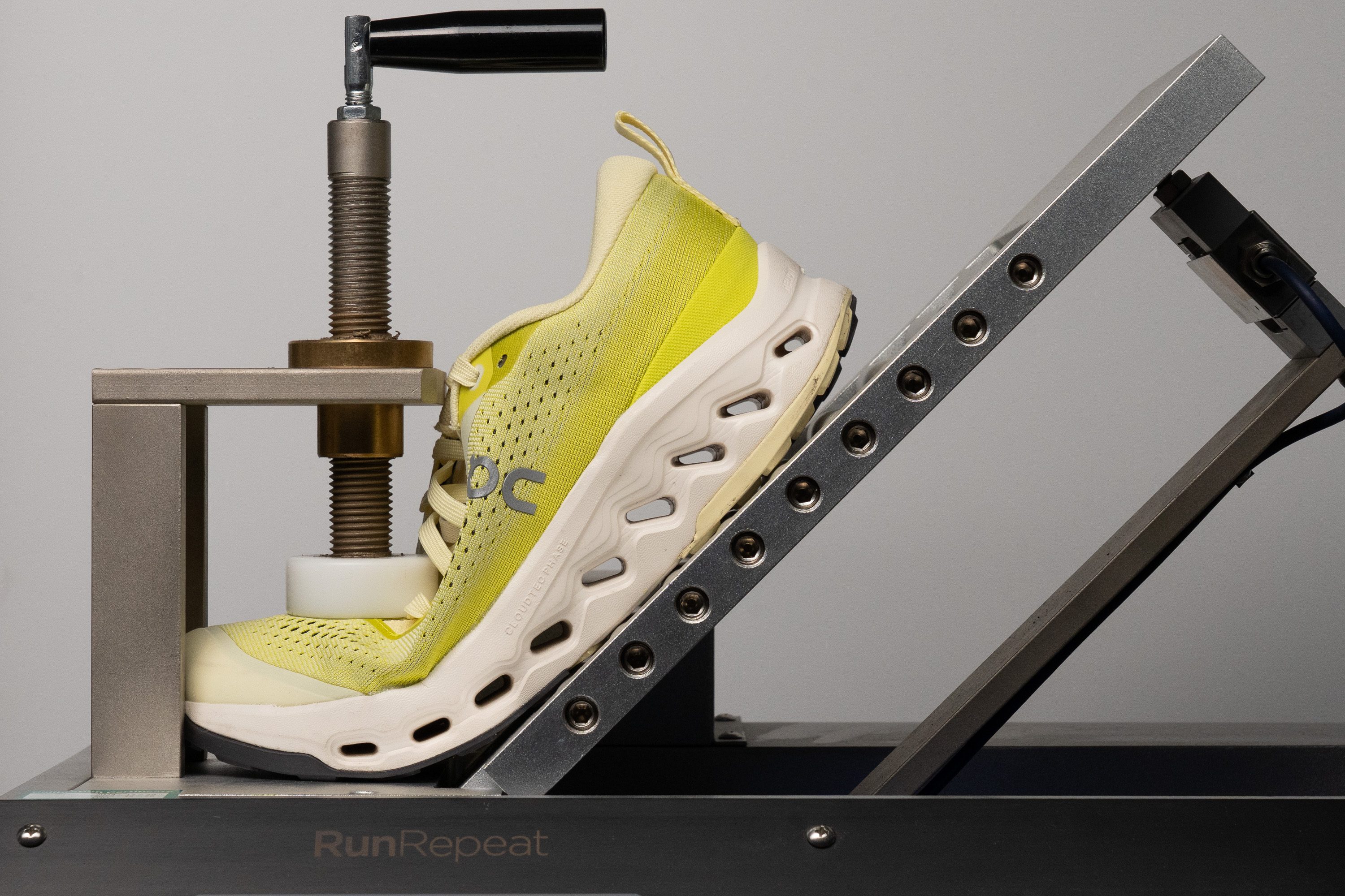 On Cloudsurfer Trail 2 Flexibility / Stiffness