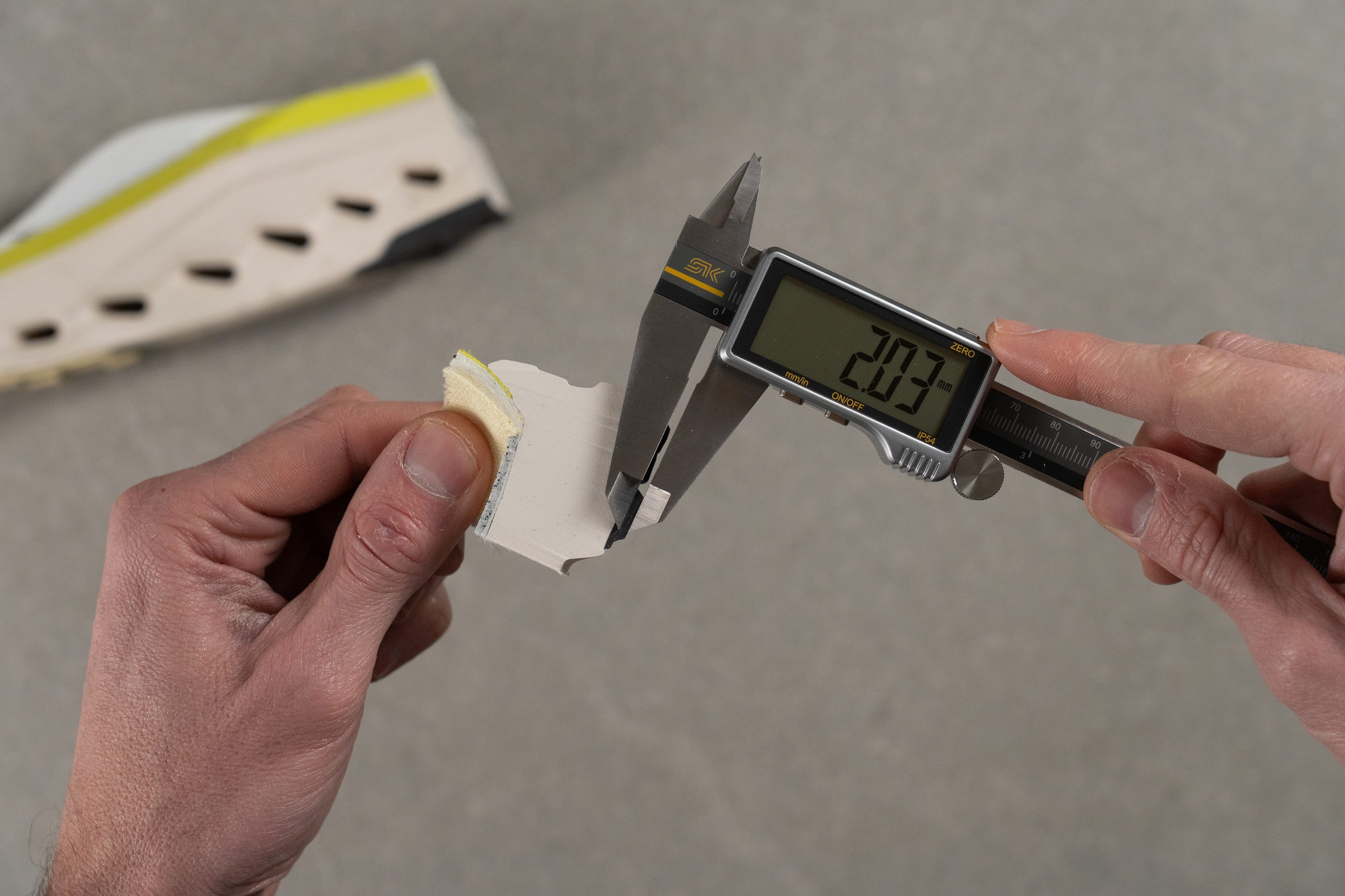 On Cloudsurfer Trail 2 Lug depth