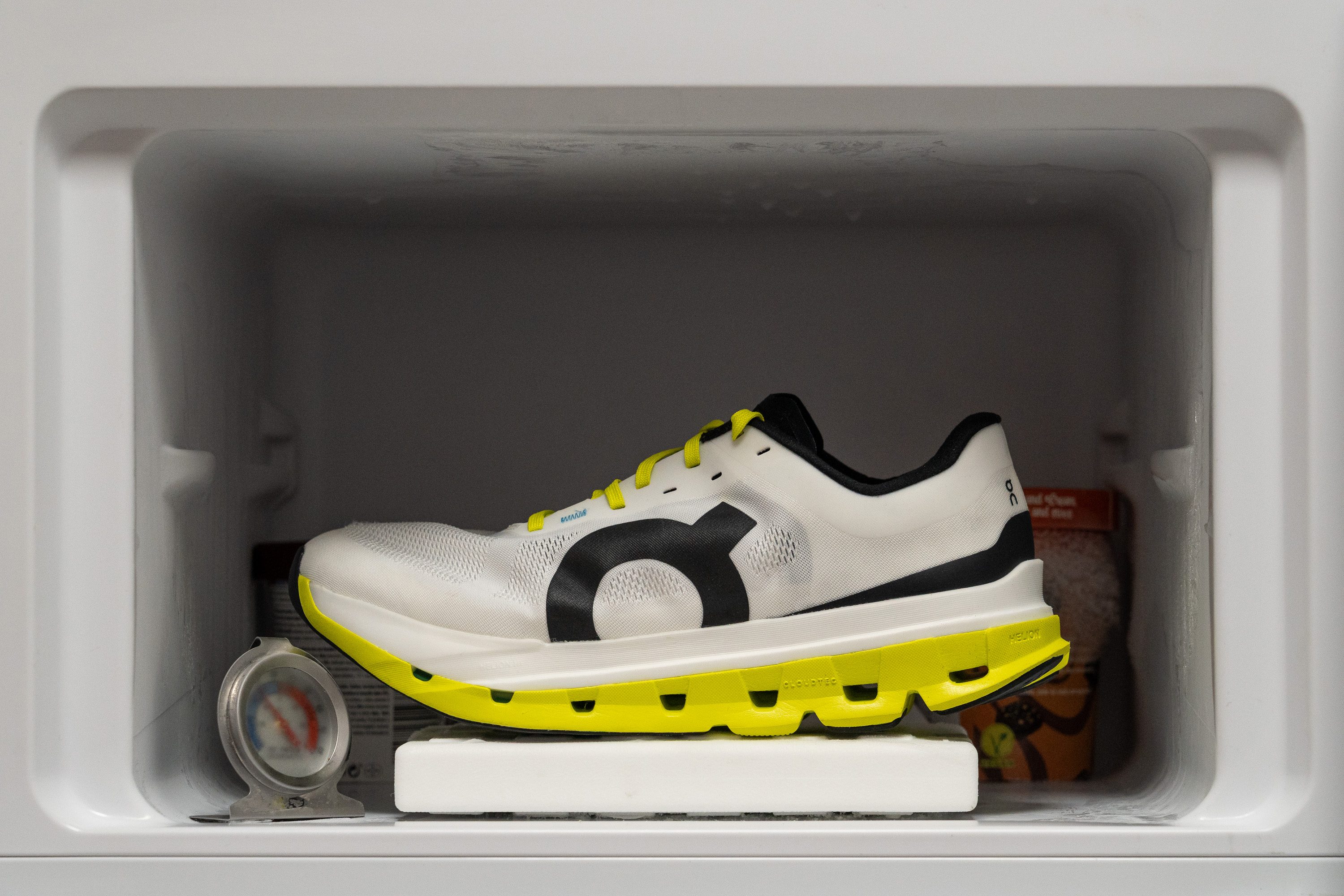 On Cloudflow 5 Midsole softness in cold (%)