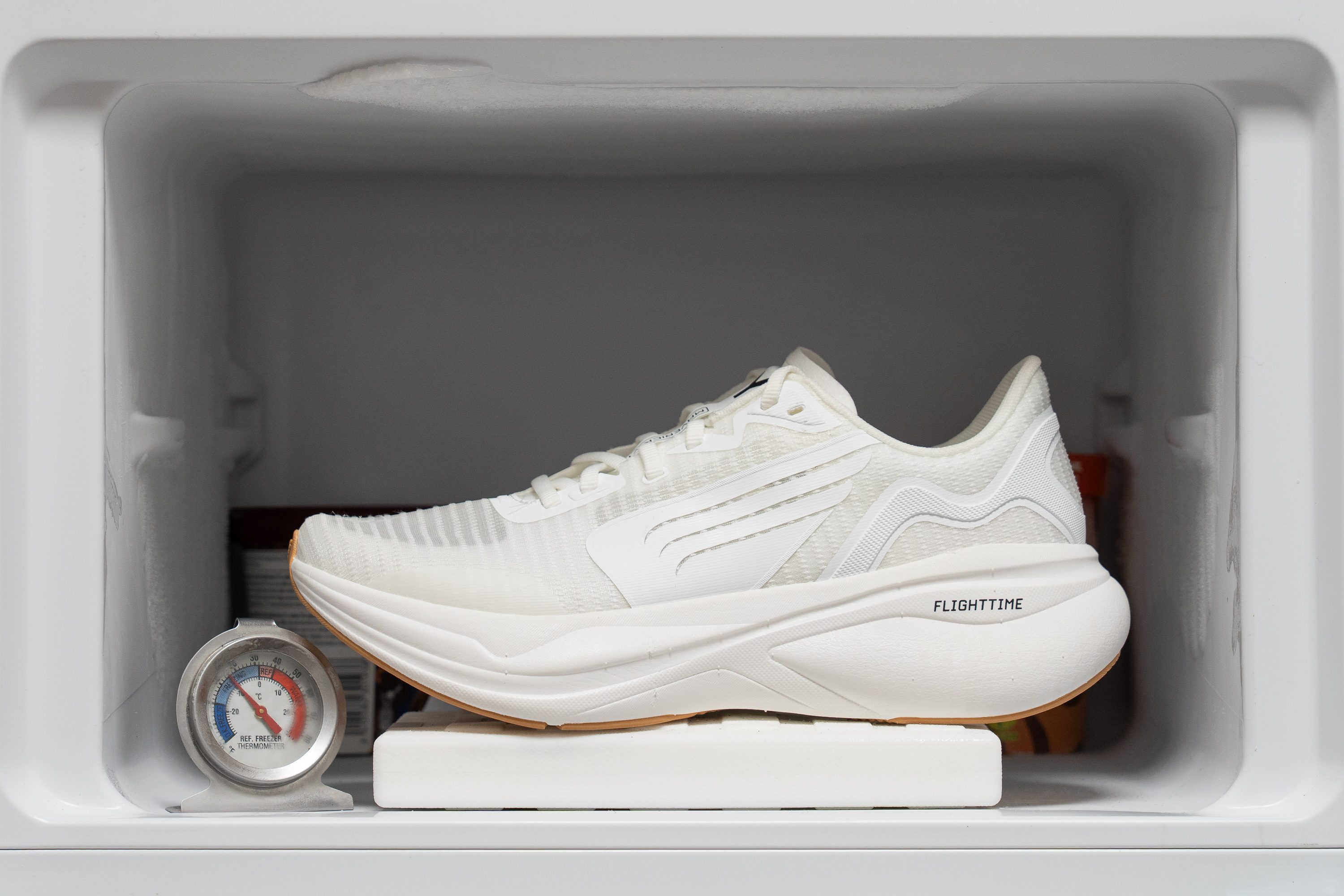 TYR Maverick V1 Runner Midsole softness in cold (%)